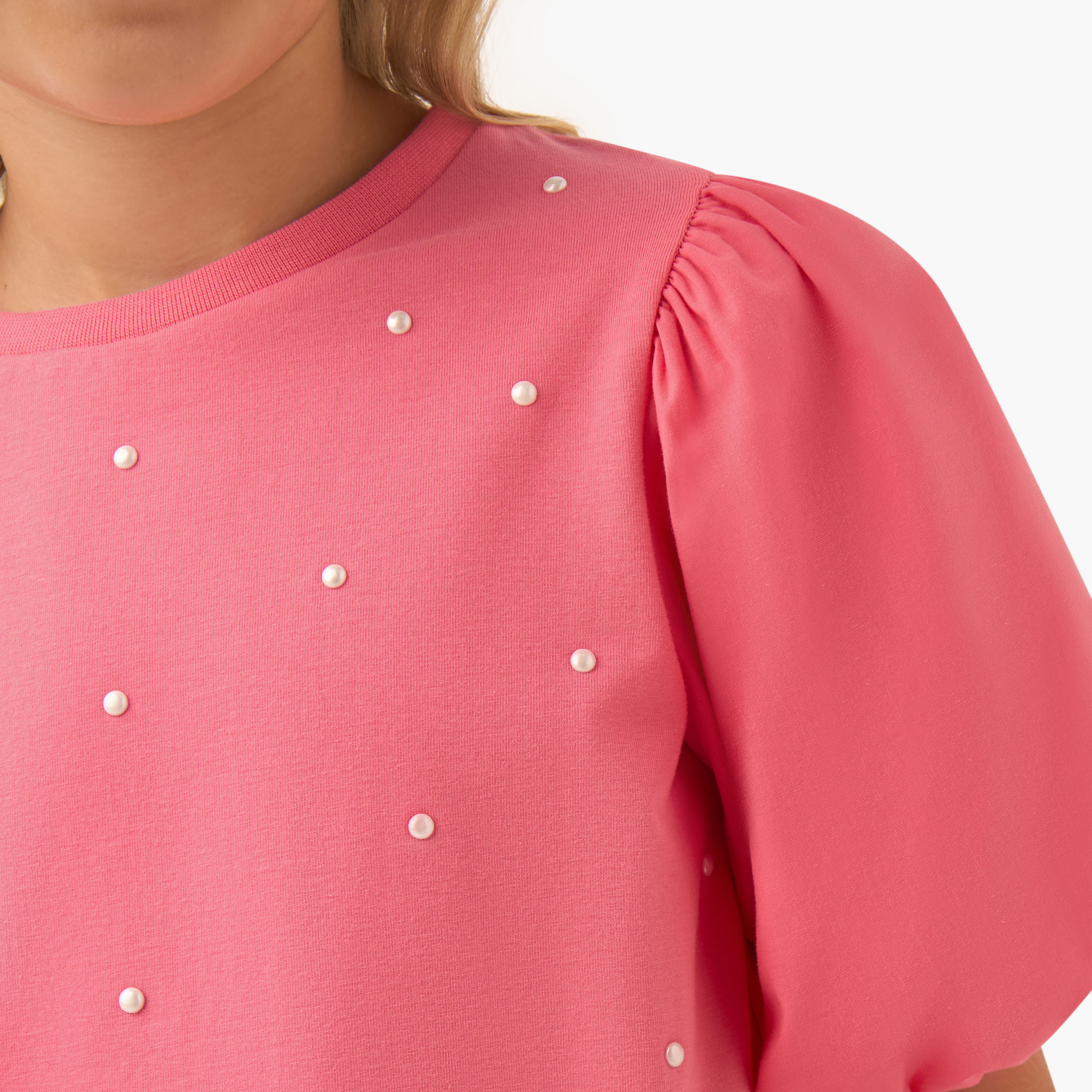 تيشيرت بأكمام قصيرة وياقة ضيقة مزين بالؤلؤ للبنات من جونيورز-girls-clothing-tshirts-image-1