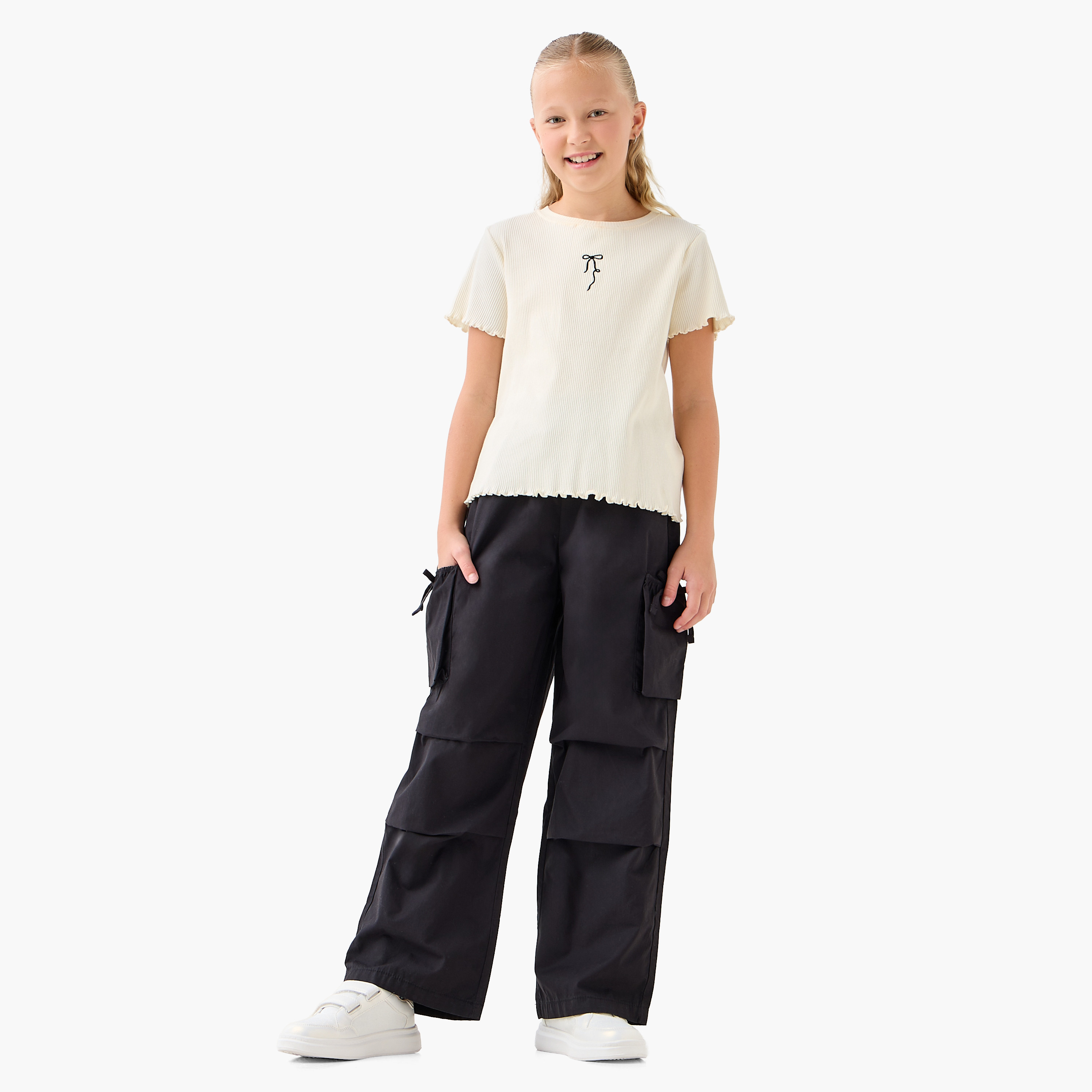 بنطلون واسع الساقين بجيوب كارجو - قطن - خصر مطاطي للبنات من جونيورز-girls-clothing-bottoms-trousers-image-2