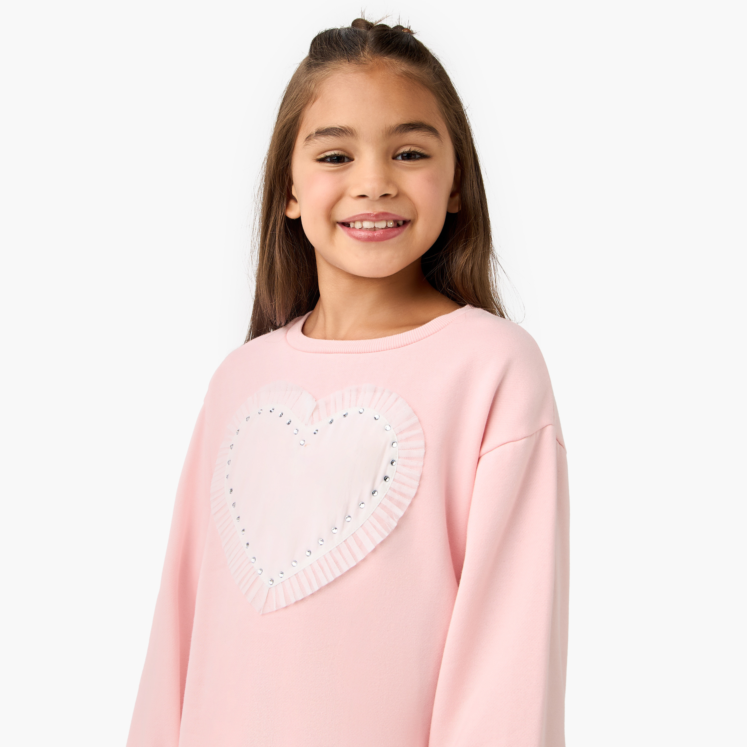فستان بطول الركبة وياقة مستديرة وأكمام طويلة وتزيينات قلب من جونيورز-girls-clothing-dressesandjumpsuits-image-4