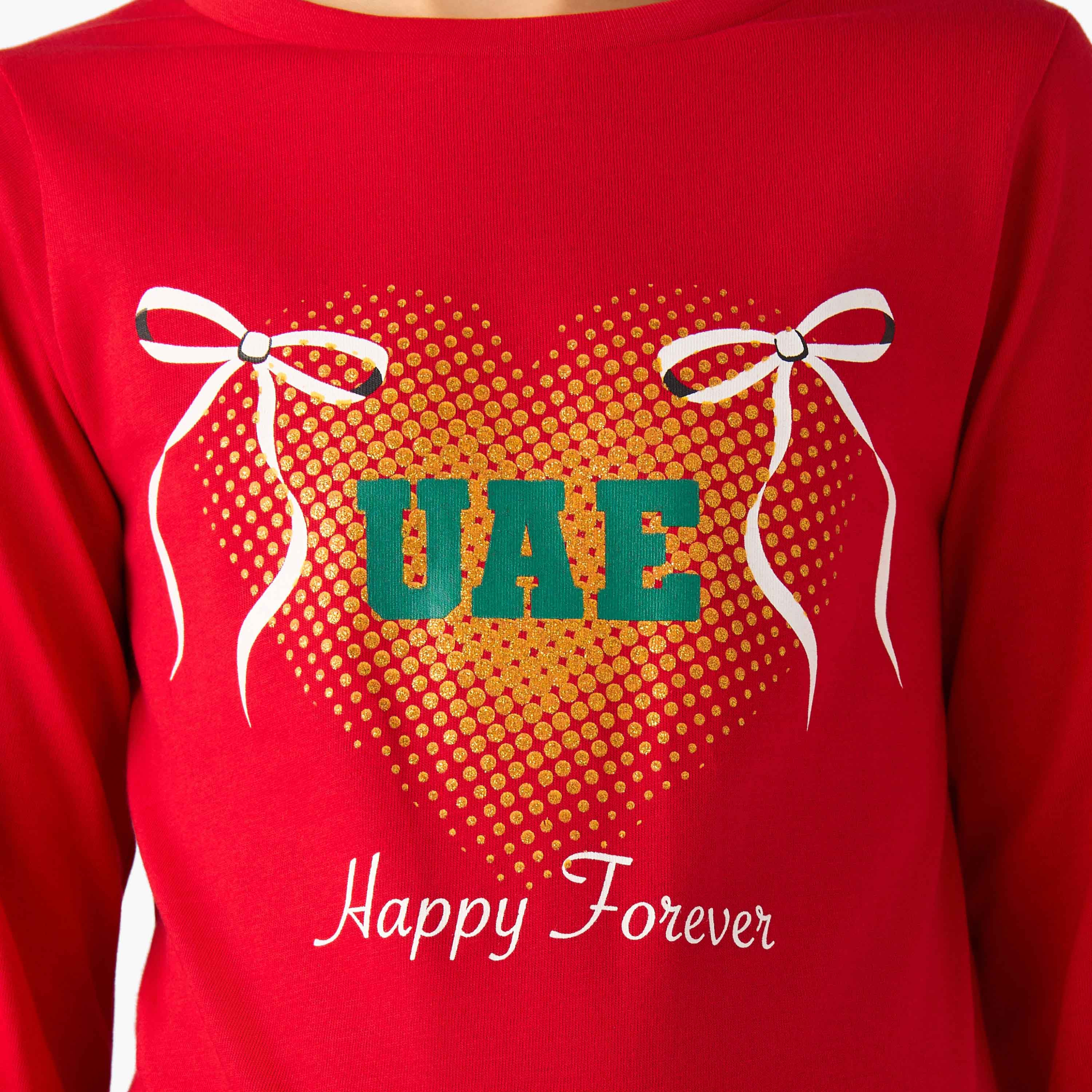 فستان بطول الركبة وياقة مستديرة وأكمام طويلة وطبعات يوم الإمارات الوطني من جونيورز-girls-clothing-dressesandjumpsuits-image-5