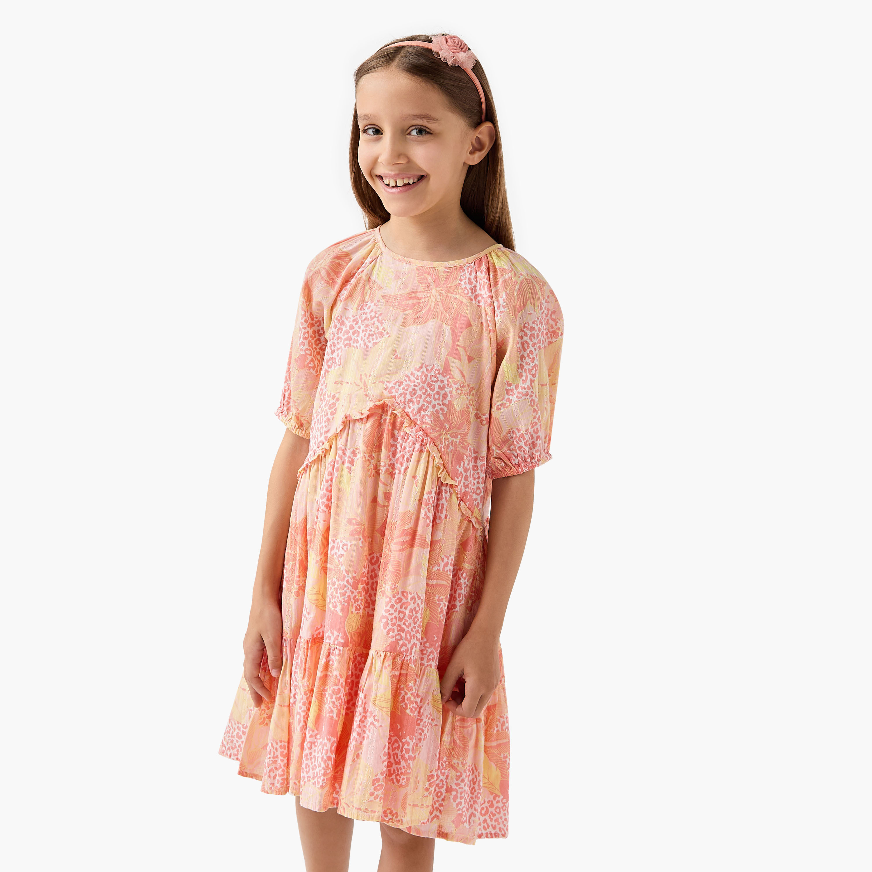 فستان بطبعات وياقة مستديرة وأكمام قصيرة من جونيورز-girls-clothing-dressesandjumpsuits-image-1