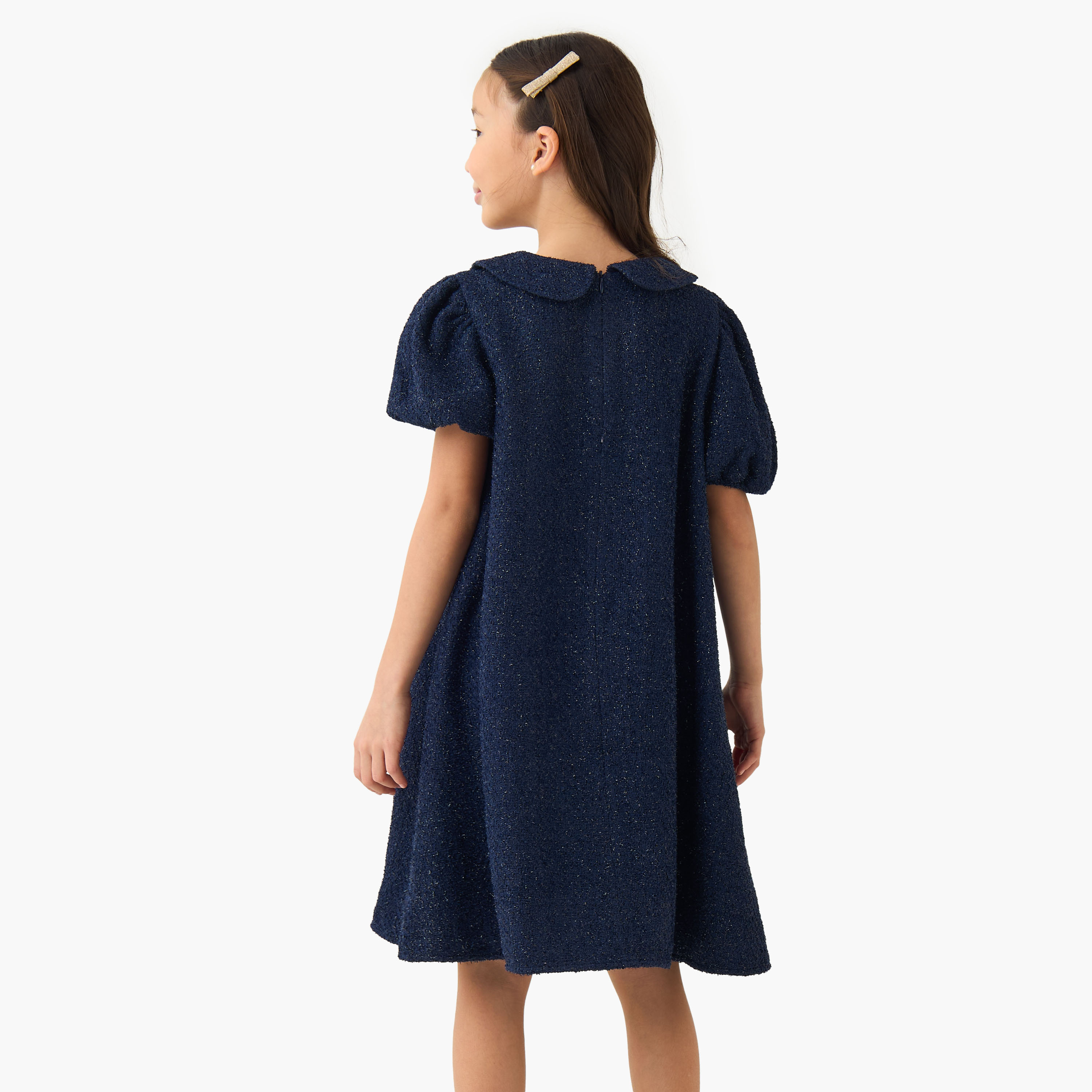 فستان بطول الركبة وياقة عادية وأكمام قصيرة وتفاصيل فيونكة من إليجو-girls-clothing-dressesandjumpsuits-image-2