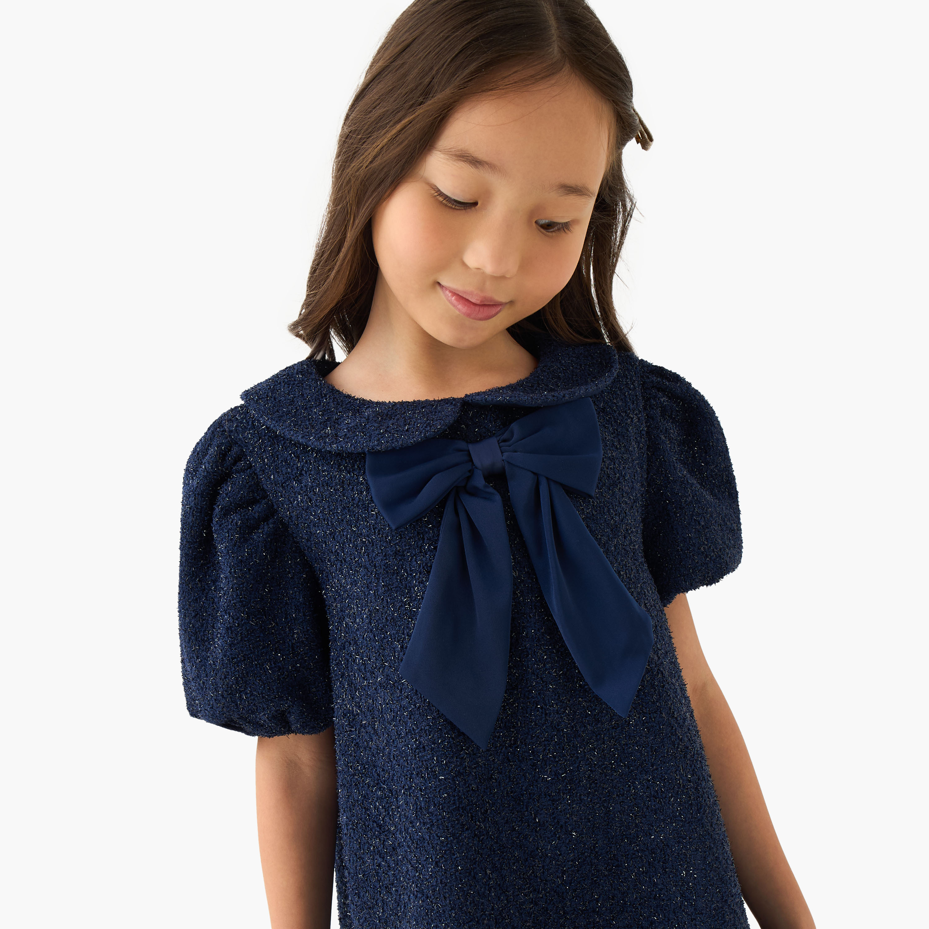 فستان بطول الركبة وياقة عادية وأكمام قصيرة وتفاصيل فيونكة من إليجو-girls-clothing-dressesandjumpsuits-image-4