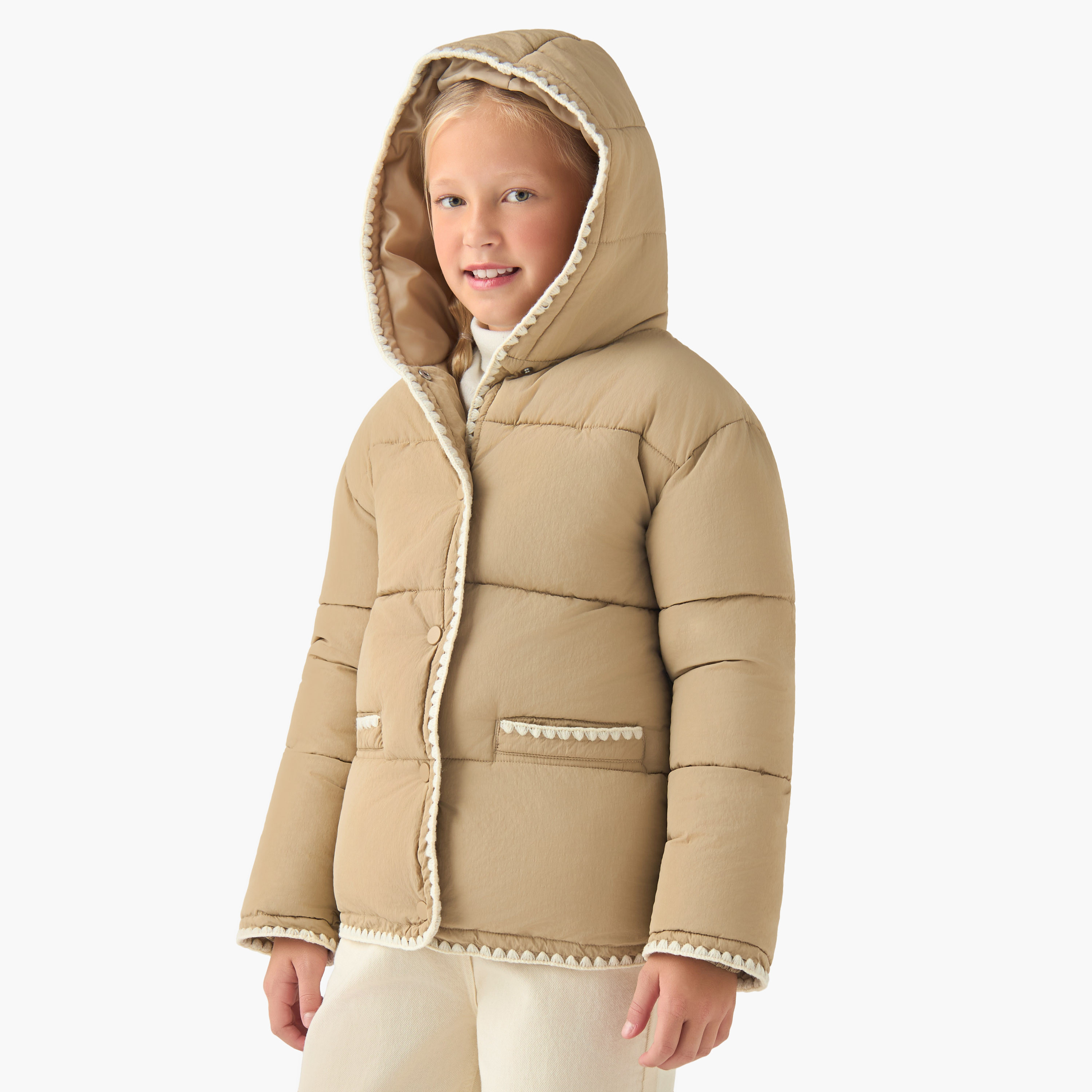 جاكيت ثقيل منفوخ بقبعة وأزرار إغلاق وحواف صدفية من إليجو-girls-clothing-winterwear-jacketsandcoats-image-1