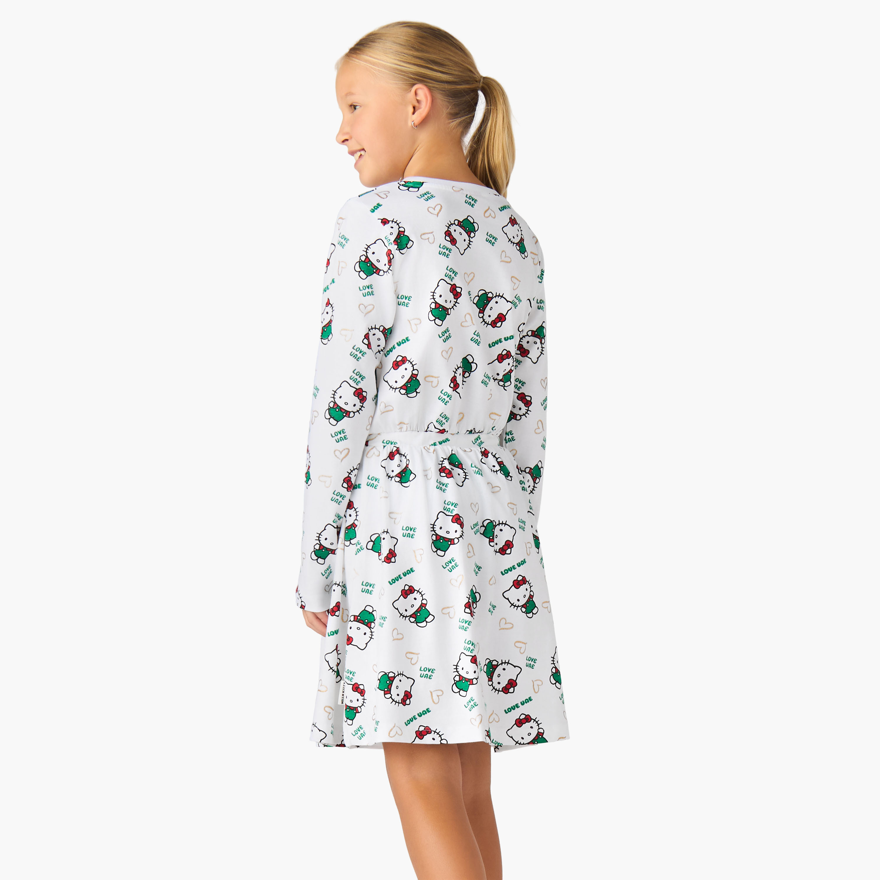 فستان بطول الركبة وياقة مستديرة وأكمام طويلة وطبعات يوم الإمارات الوطني من سانريو-girls-clothing-dressesandjumpsuits-image-3