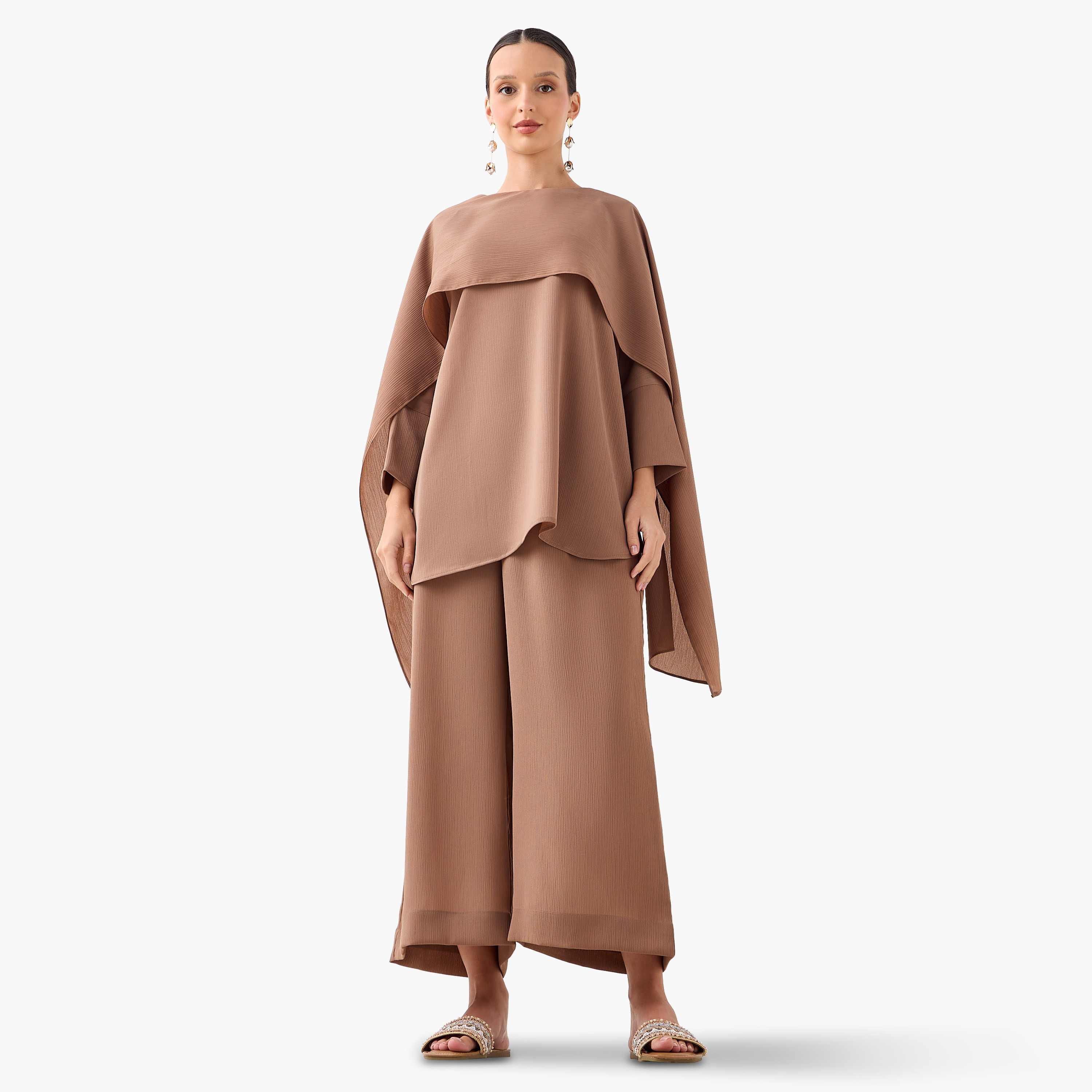 طقم بنطلون بلازو وبلوزة بكاب بارز الملمس من فيور-women-clothing-coordsets-image-1