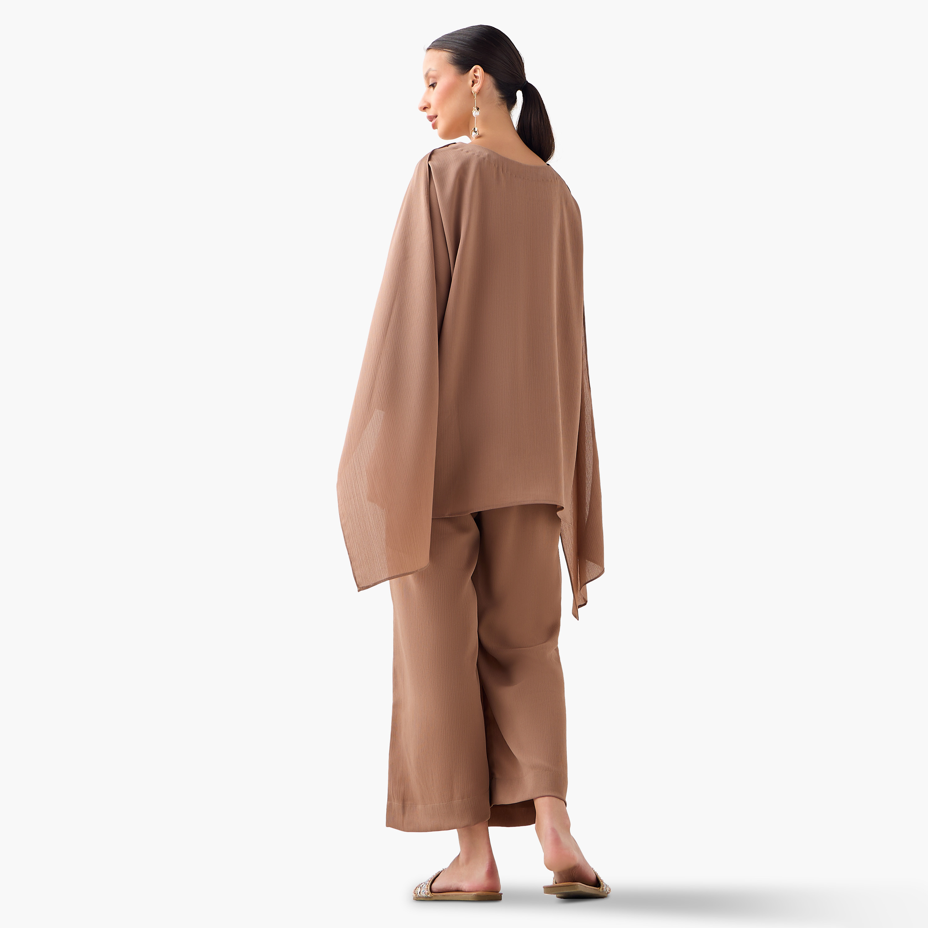 طقم بنطلون بلازو وبلوزة بكاب بارز الملمس من فيور-women-clothing-coordsets-image-2