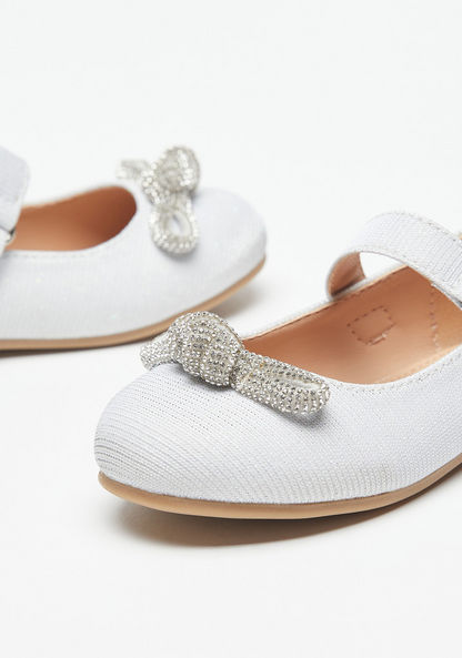 Juniors Mary Jane Shoes with Embellished Bow Detail