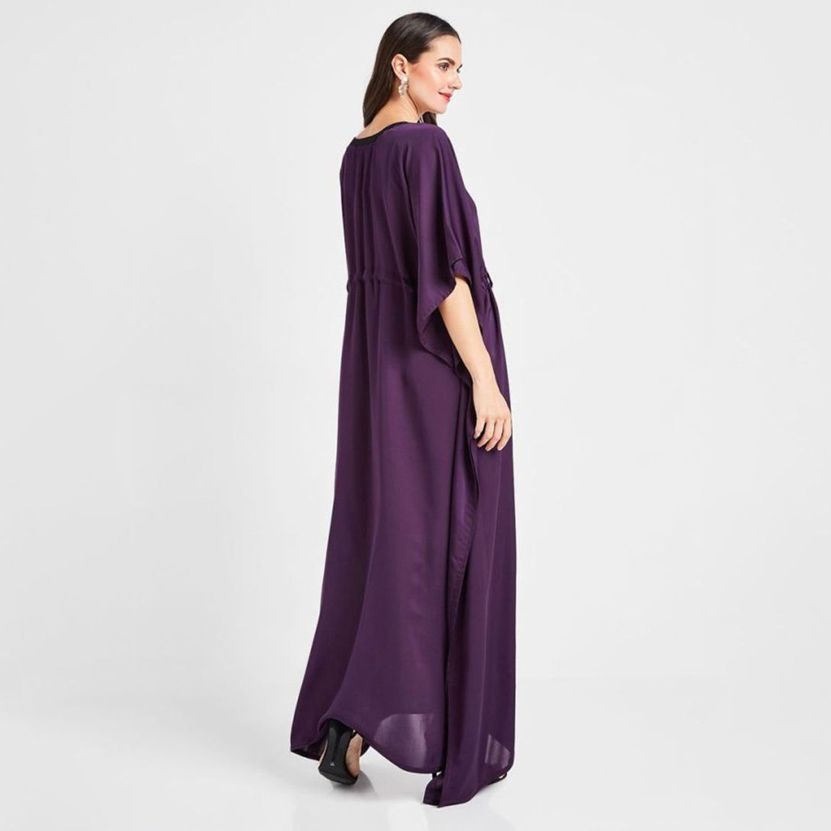 عباية سادة بياقة V وأكمام قصيرة من نُخبة-women-arabicclothing-abayas-image-2