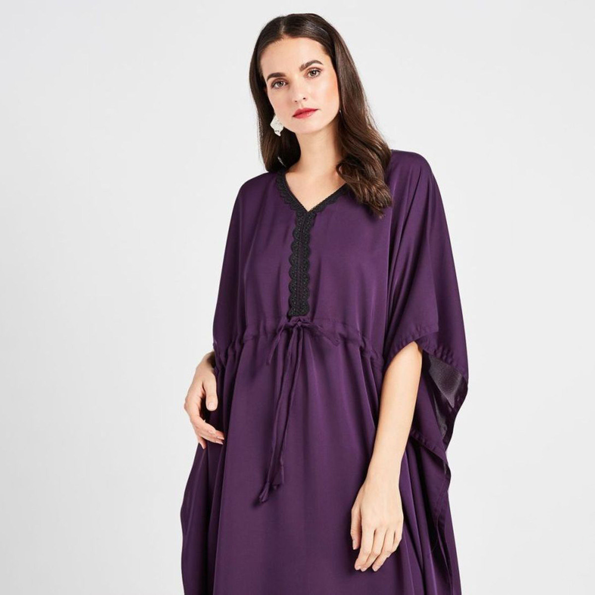 عباية سادة بياقة V وأكمام قصيرة من نُخبة-women-arabicclothing-abayas-image-3