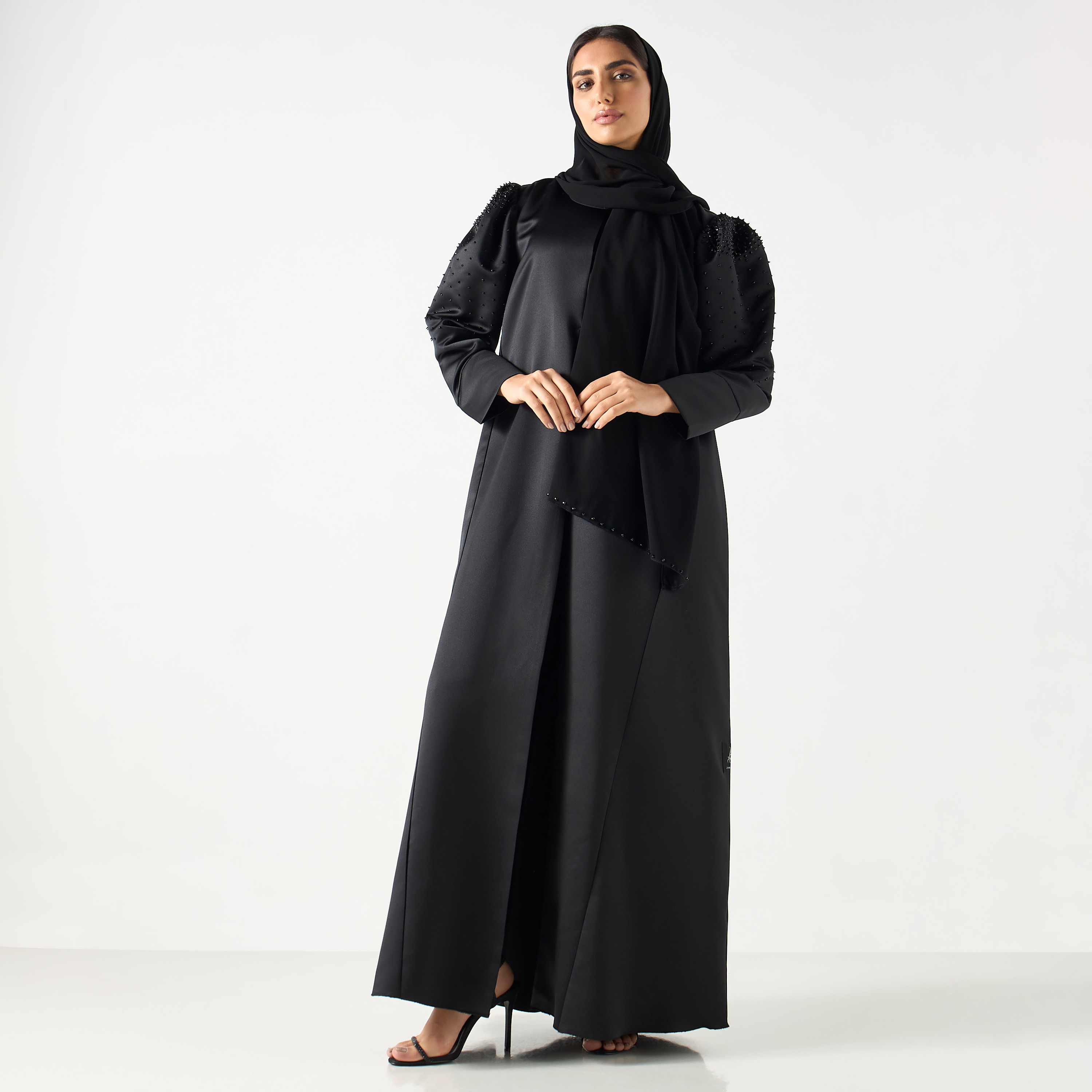 عباية بأكمام مزينة مع حجاب-women-arabicclothing-abayas-image-2