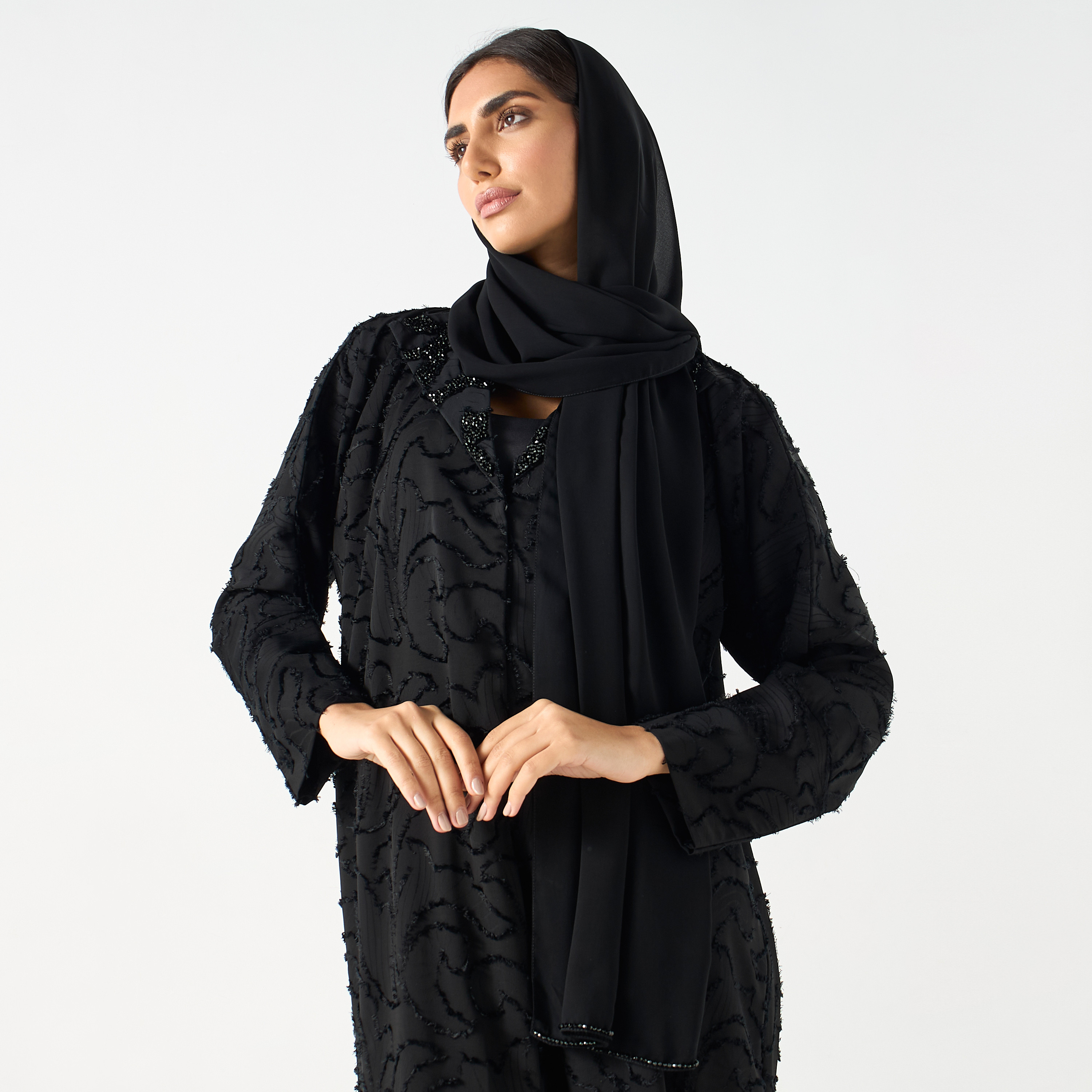 عباية مزيّنة بياقة طويلة مع حجاب-women-arabicclothing-abayas-image-2