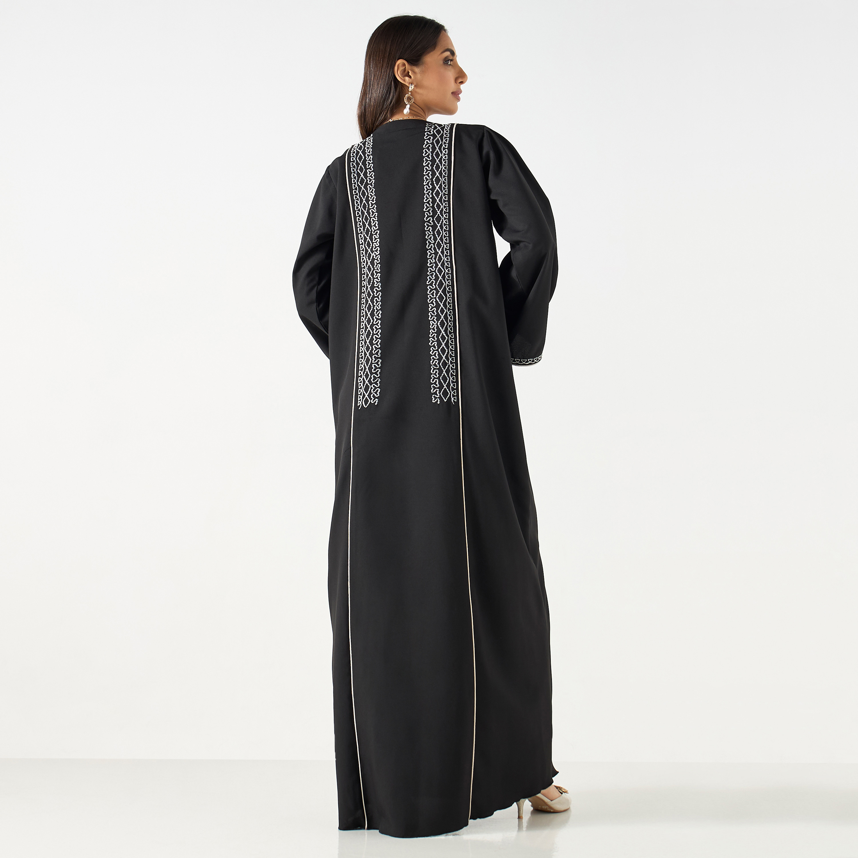 عباية مطرزة بياقة V مع حجاب-women-arabicclothing-abayas-image-5