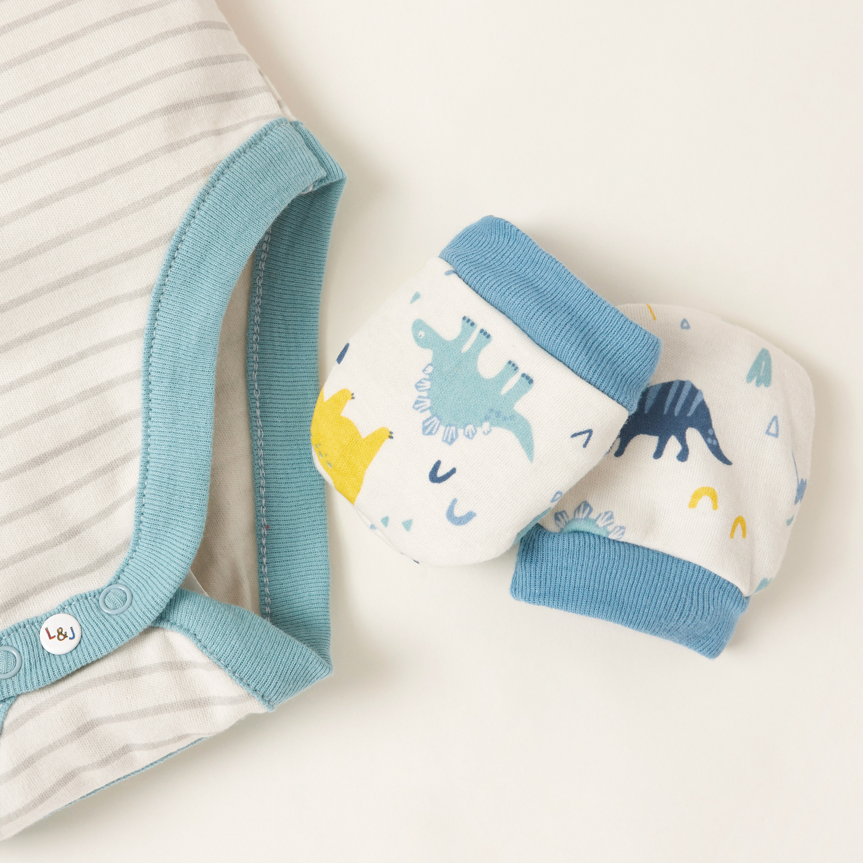 Buy Dinosaur Print 5-Piece Clothing Gift Set Online | Centrepoint Qatar