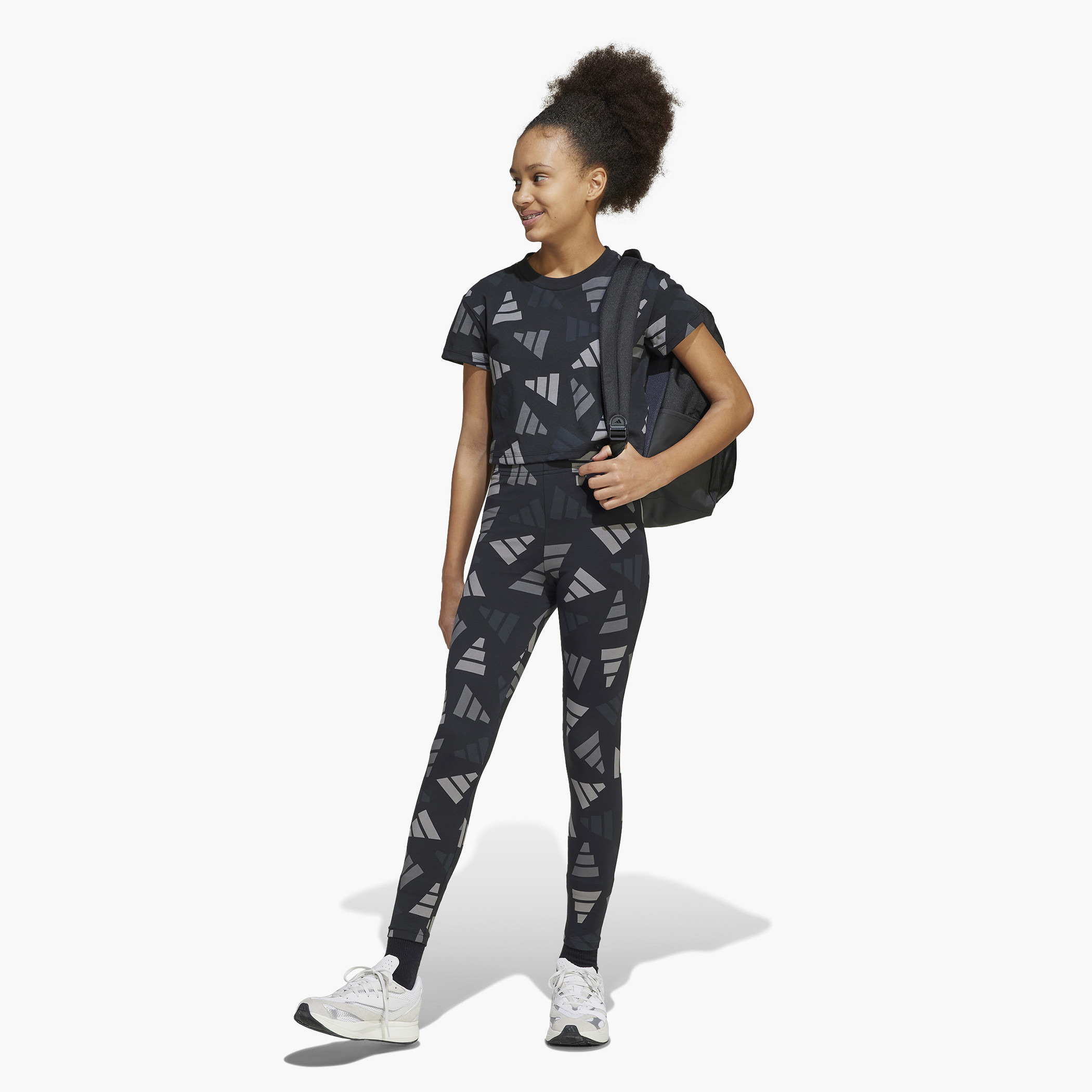 بنطلون ليقنز بطبعات شعار وخصر مطاطي من أديداس-girls-clothing-sportswear-bottoms-leggings-image-9