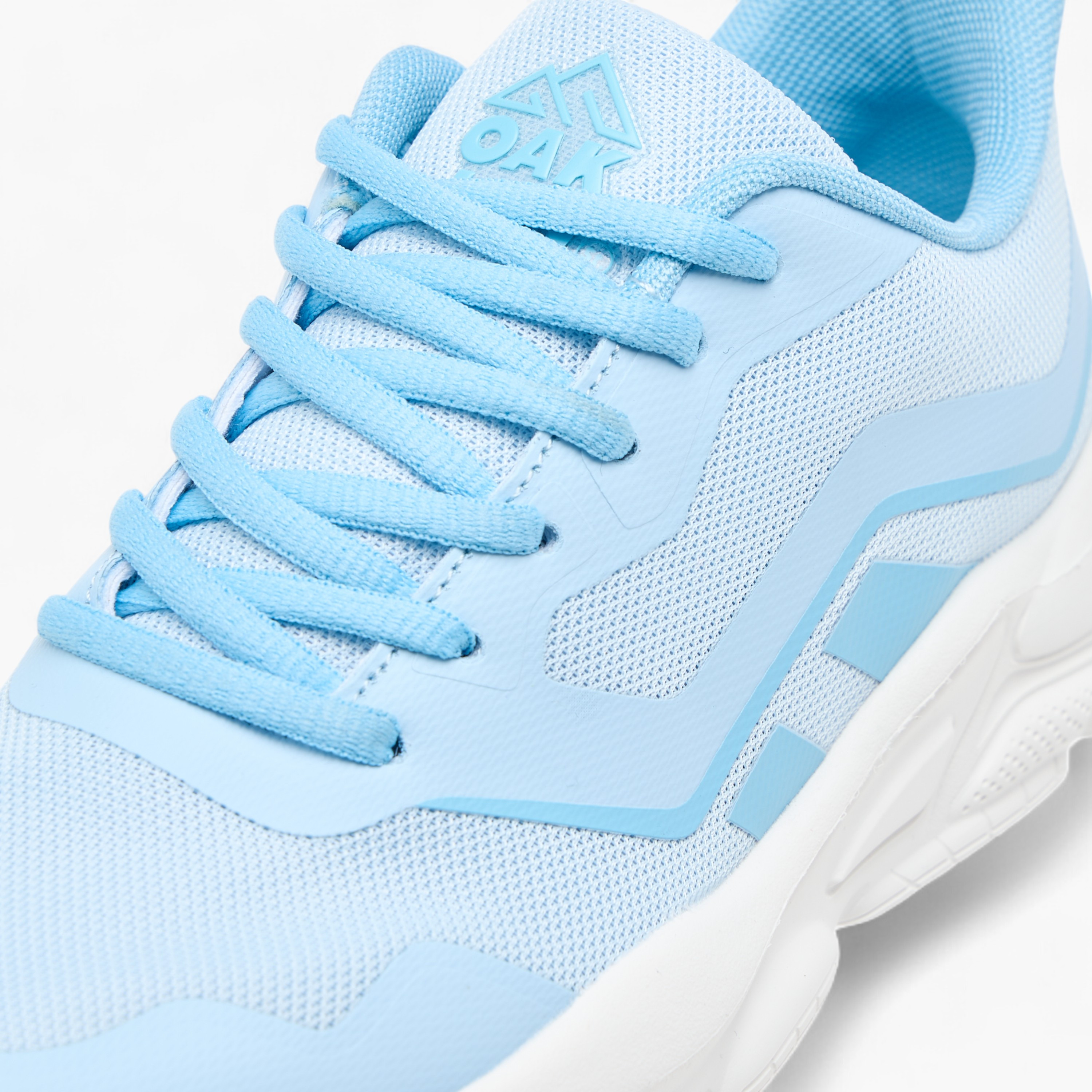 حذاء رياضي بارز الملمس بألسنة سحب من أوكلان من شو إكسبرس-sports-women-shoes-image-4
