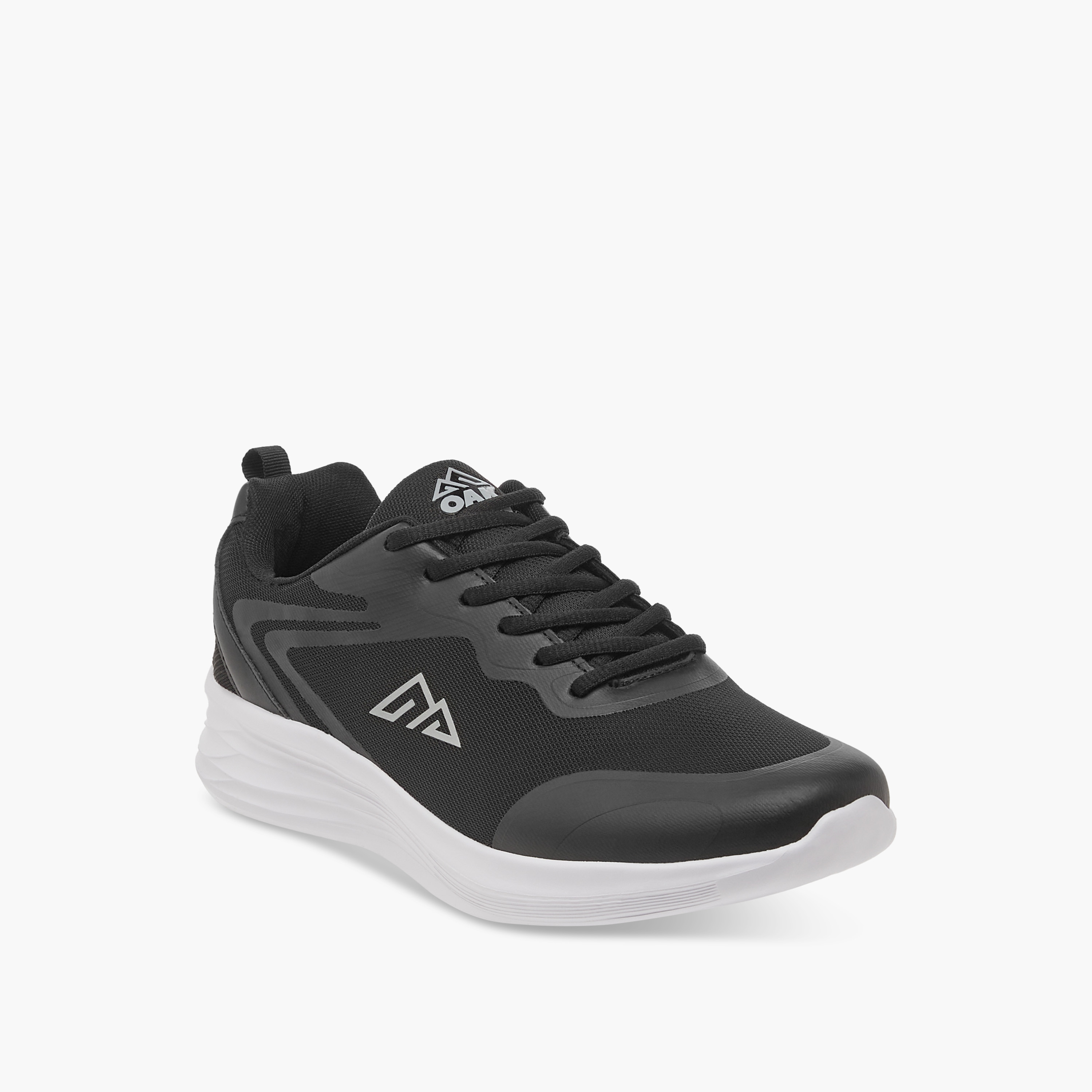 حذاء رياضي برباط وتفاصيل الشعار من أوكلان من شو إكسبرس-sports-men-shoes-image-2