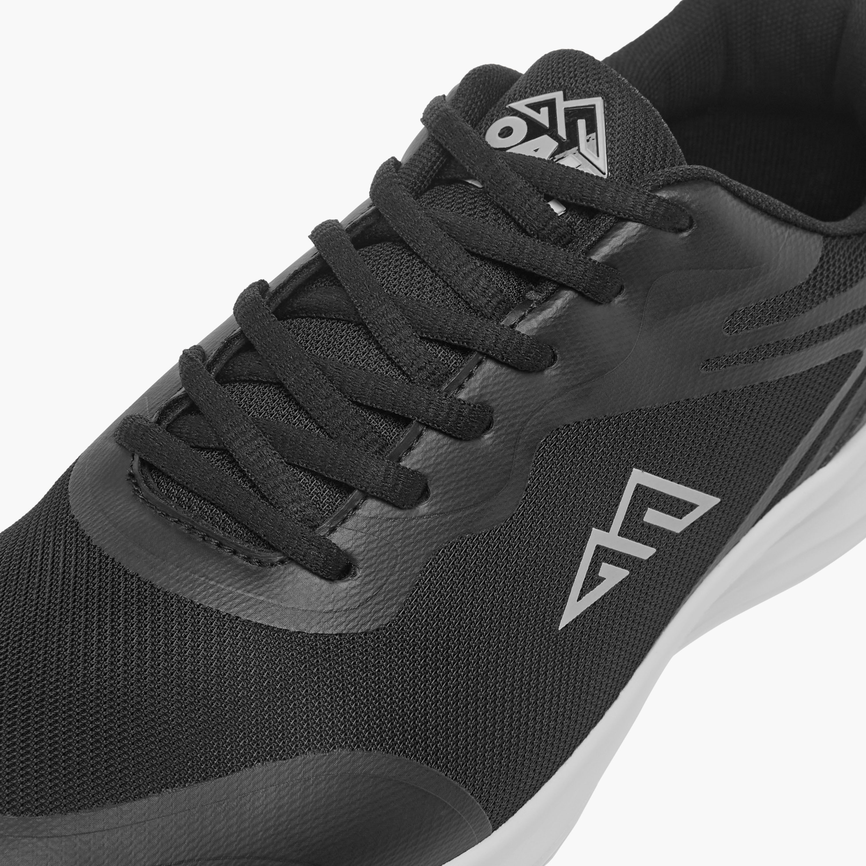 حذاء رياضي برباط وتفاصيل الشعار من أوكلان من شو إكسبرس-sports-men-shoes-image-4