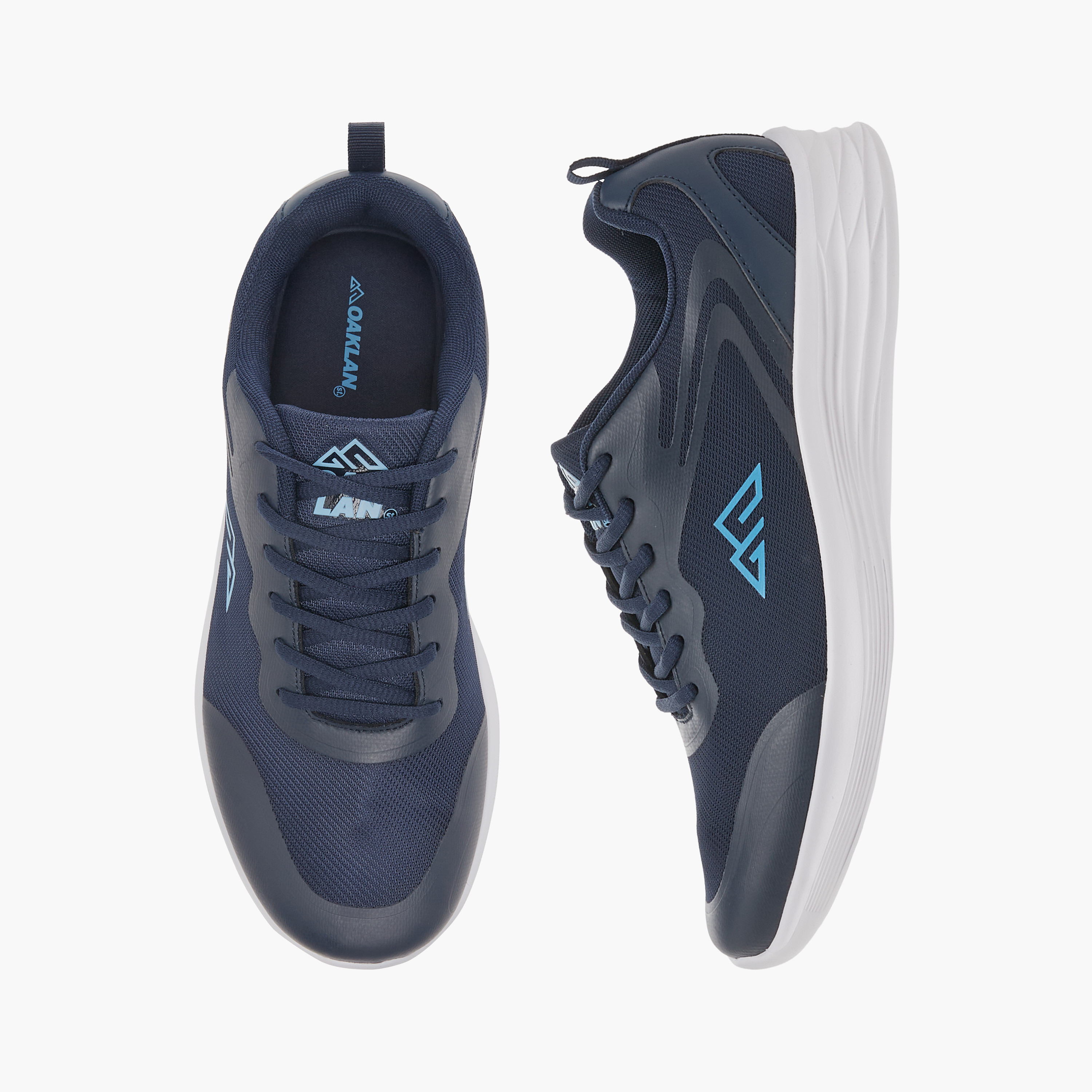 حذاء رياضي برباط وتفاصيل الشعار من أوكلان من شو إكسبرس-sports-men-shoes-image-1