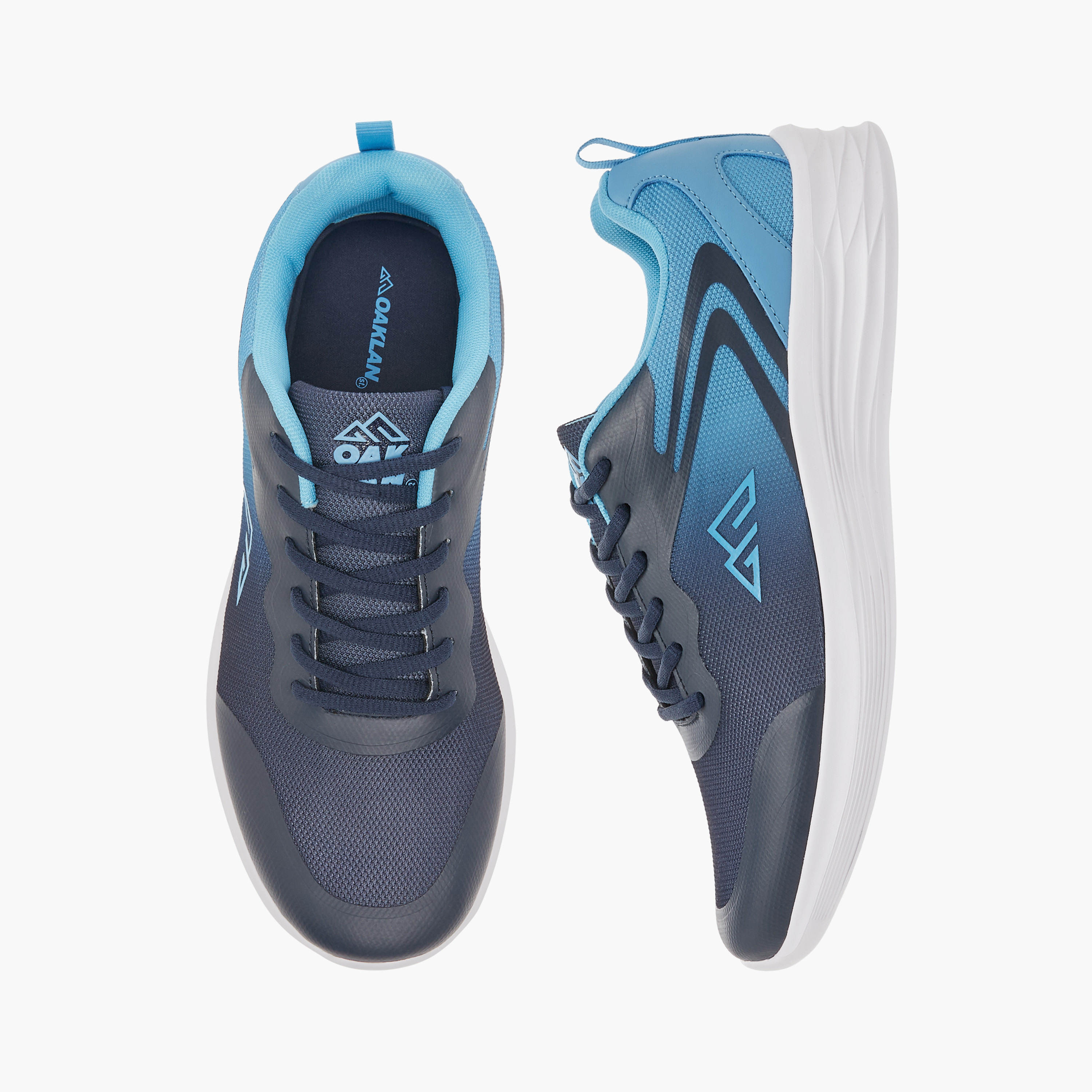 حذاء رياضي برباط وتفاصيل الشعار من أوكلان من شو إكسبرس-sports-men-shoes-image-1