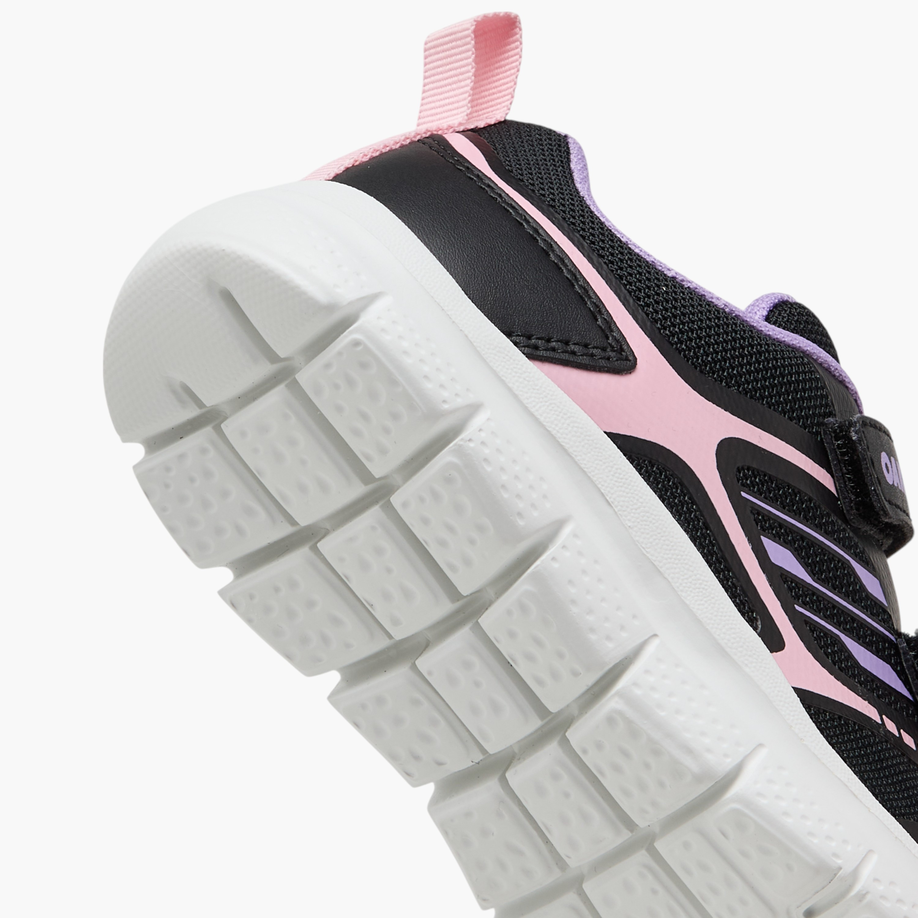 حذاء رياضي بطبعات شعار وشريط إغلاق من أوكلان من شو إكسبريس-girls-shoes-sports-image-5