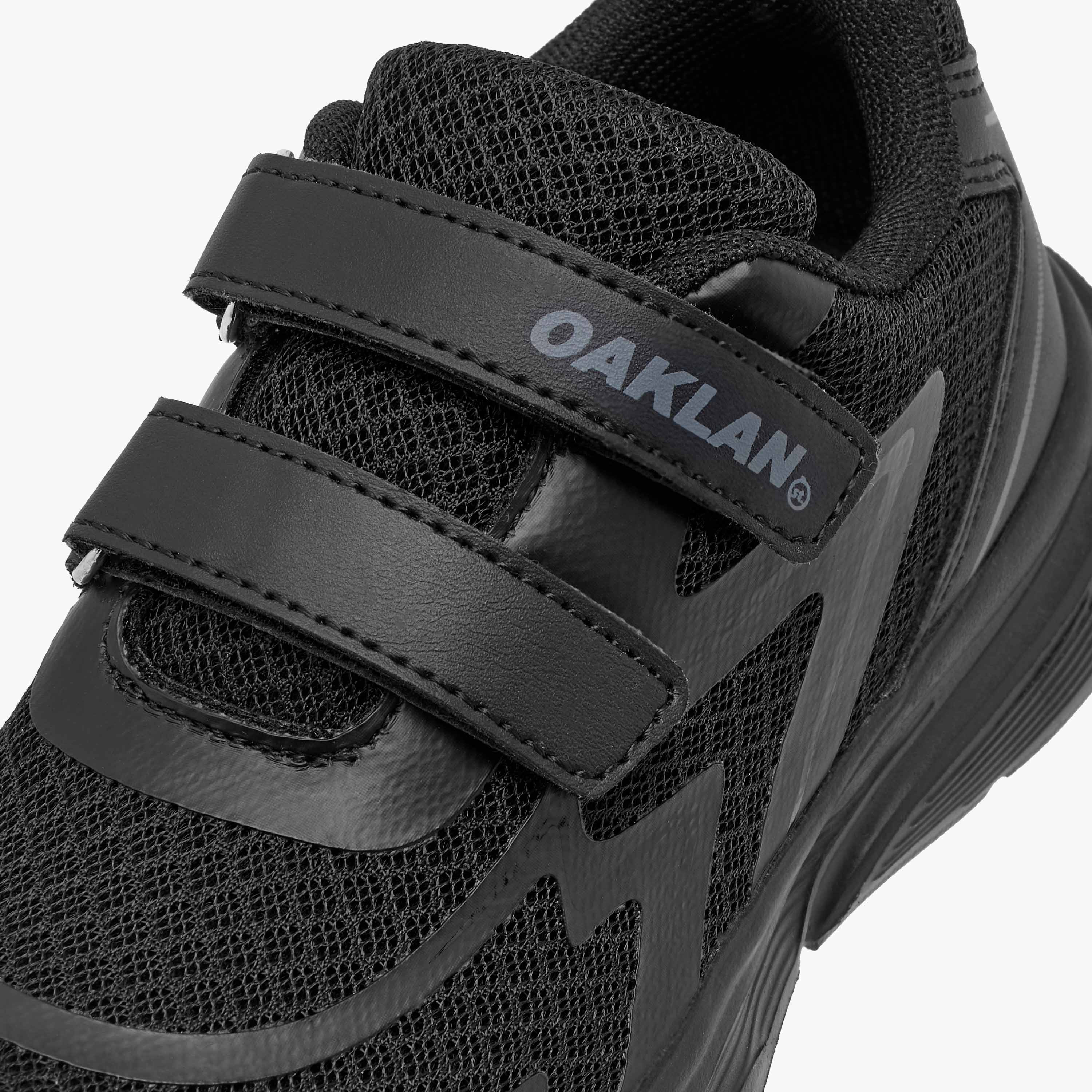 حذاء رياضي بألواح مع شريط إغلاق من أوكلان من شو إكسبريس-girls-shoes-sneakers-image-4