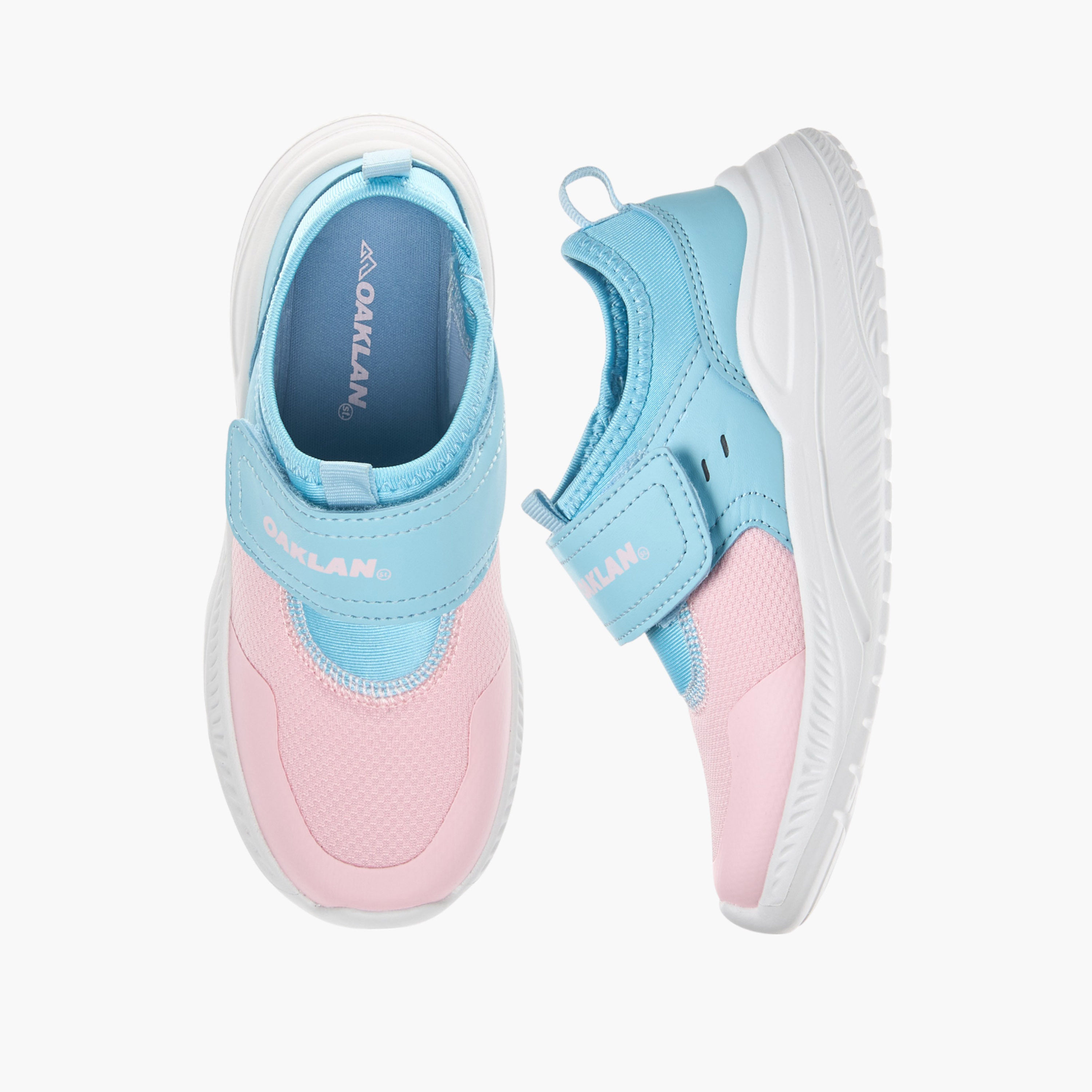 حذاء رياضي متعدد التصاميم بشريط إغلاق لاصق من أوكلان من شو إكسبرس-girls-shoes-sneakers-image-1
