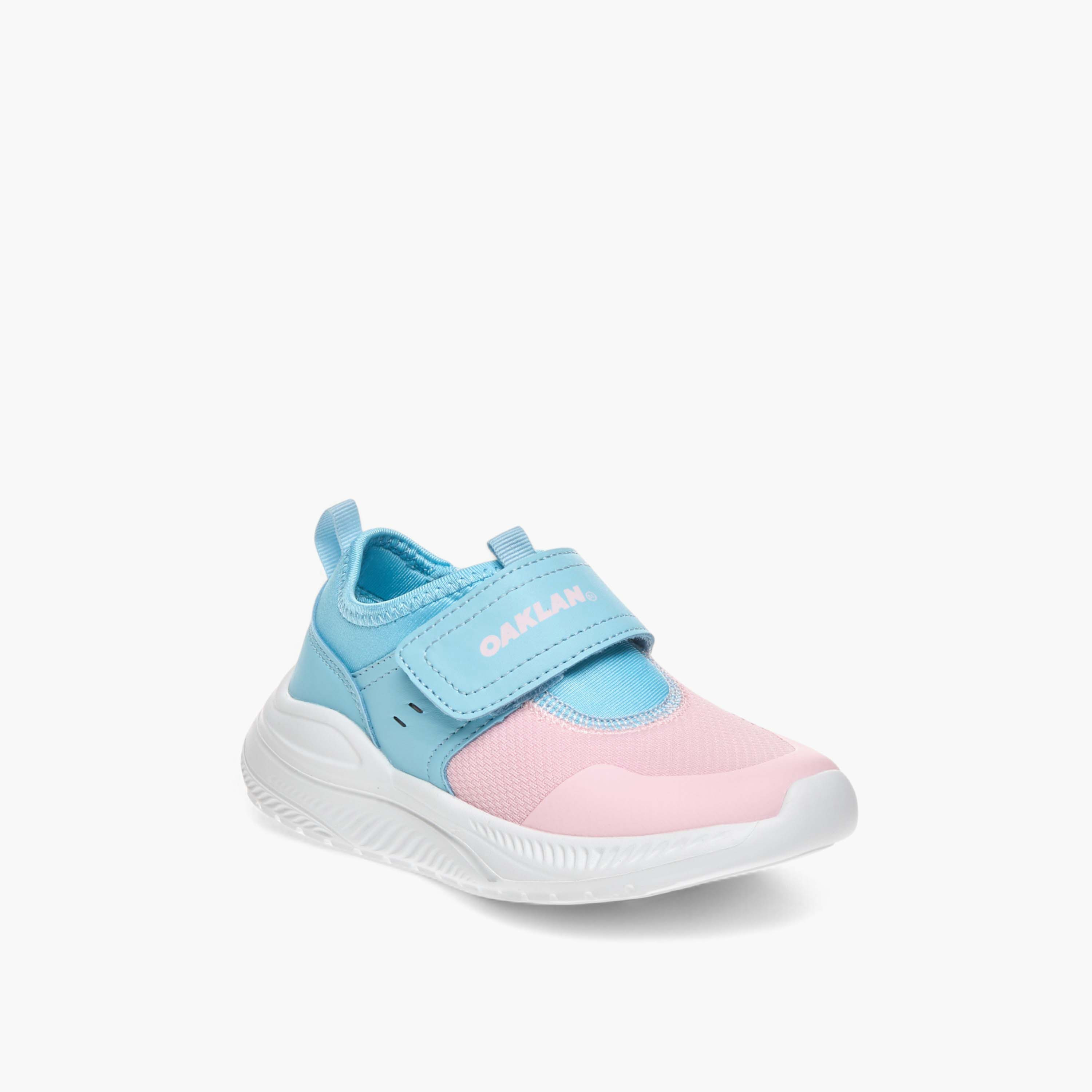 حذاء رياضي متعدد التصاميم بشريط إغلاق لاصق من أوكلان من شو إكسبرس-girls-shoes-sneakers-image-2