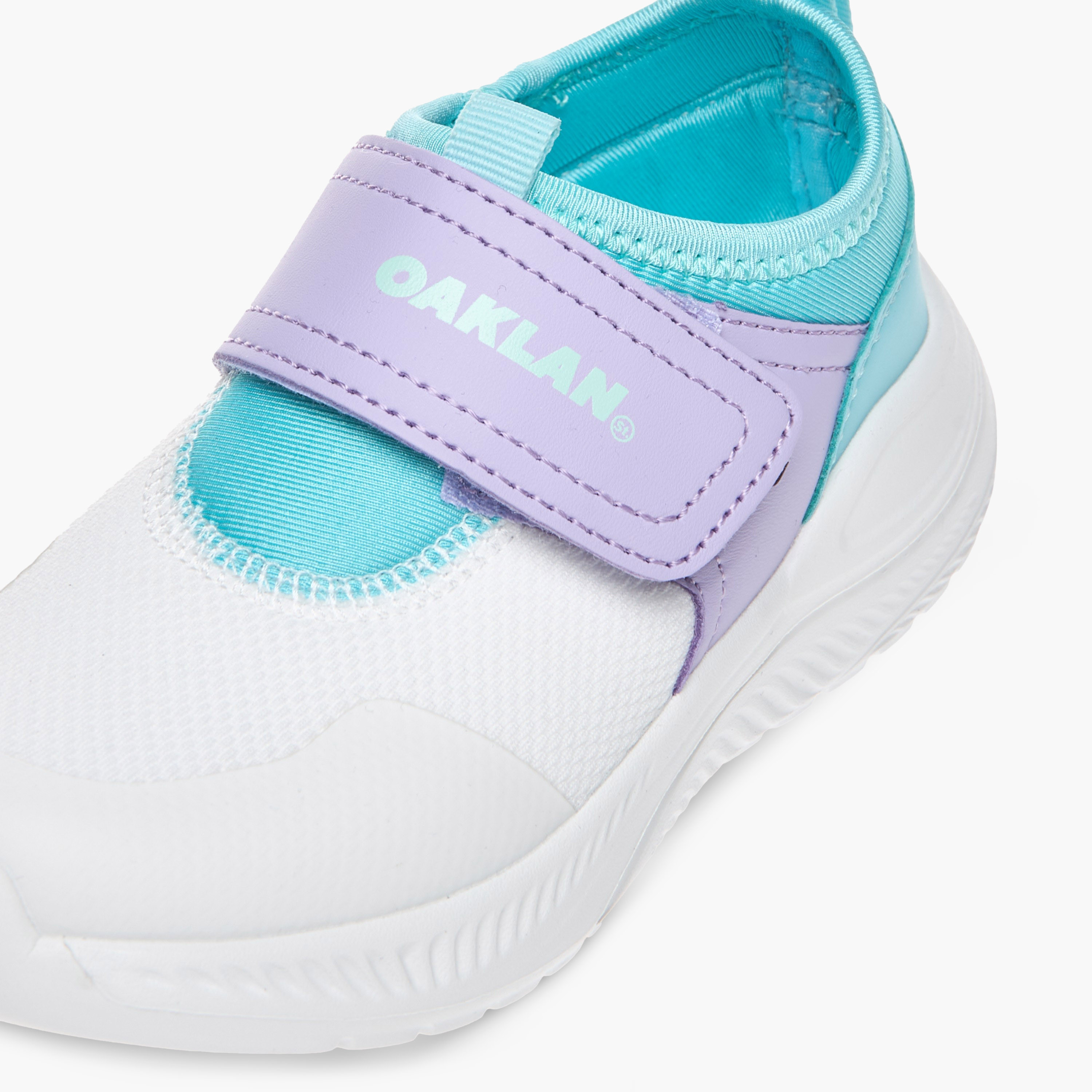 حذاء رياضي متعدد التصاميم بشريط إغلاق لاصق من أوكلان من شو إكسبرس-girls-shoes-sneakers-image-4