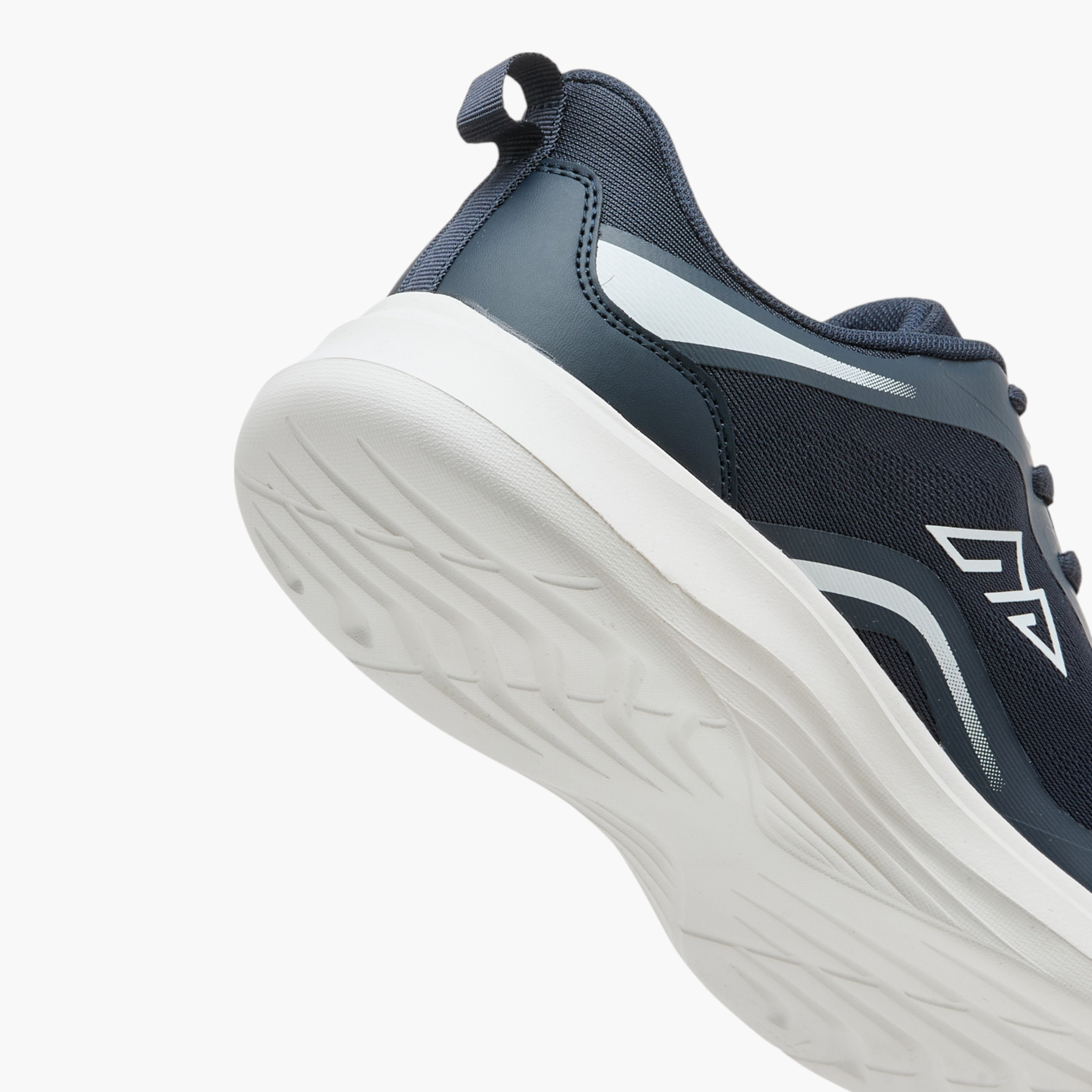 حذاء رياضي بارز الملمس برباط إغلاق من أوكلان من شو إكسبريس-sports-men-shoes-image-5