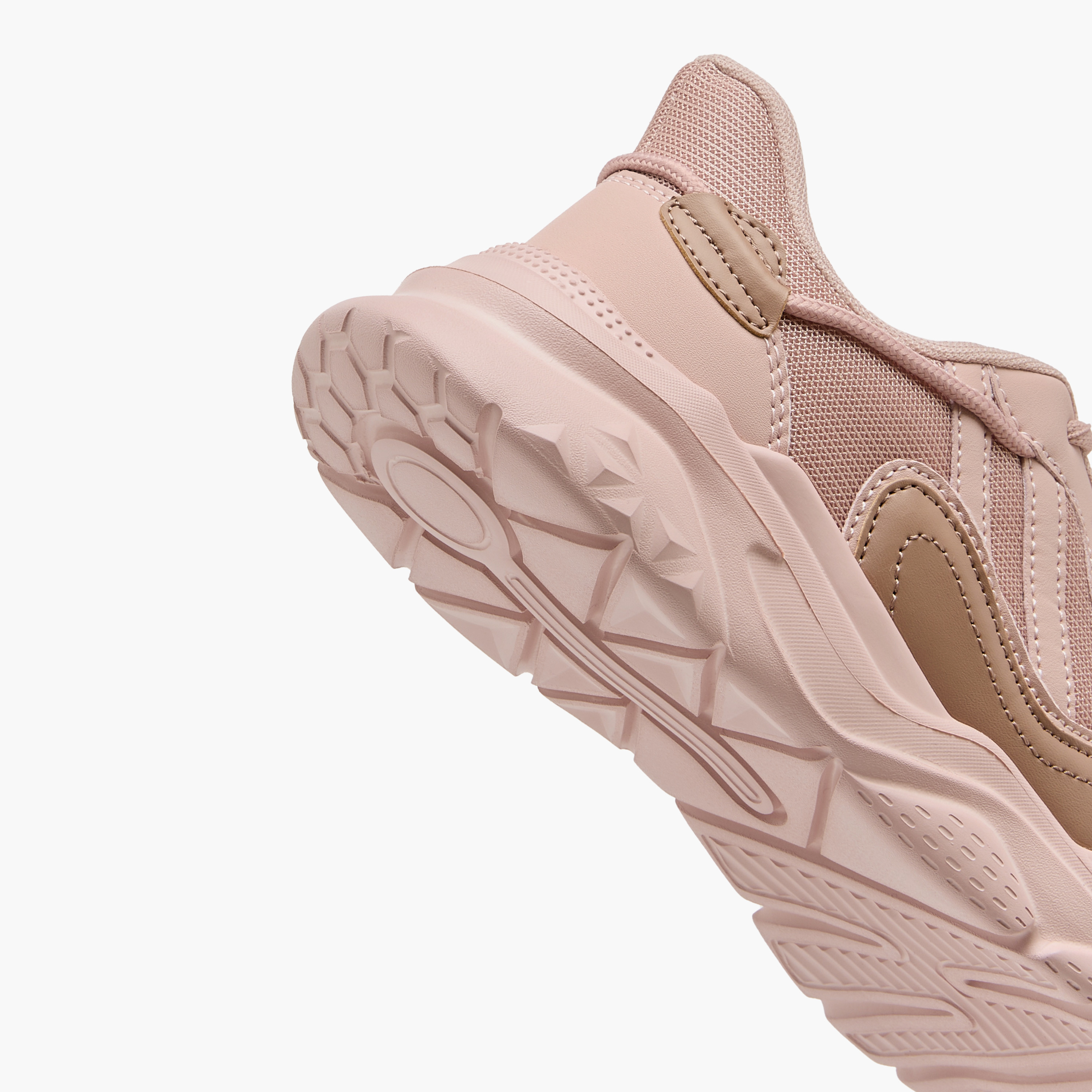 حذاء رياضي برباط إغلاق وألواح أوكلاين من شو إكسبريس-sports-women-shoes-image-5