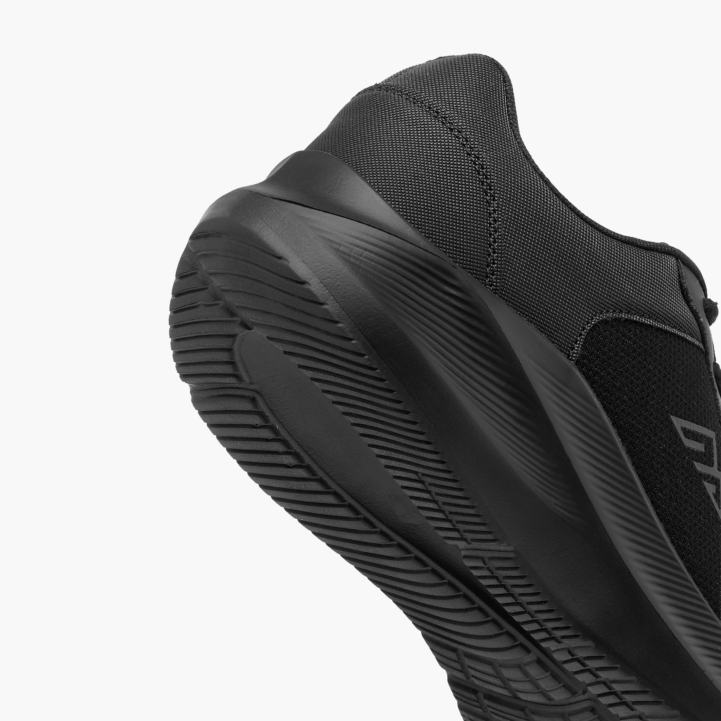 حذاء رياضي بارز الملمس برباط إغلاق من أوكلان من شو إكسبريس-sports-men-shoes-image-5
