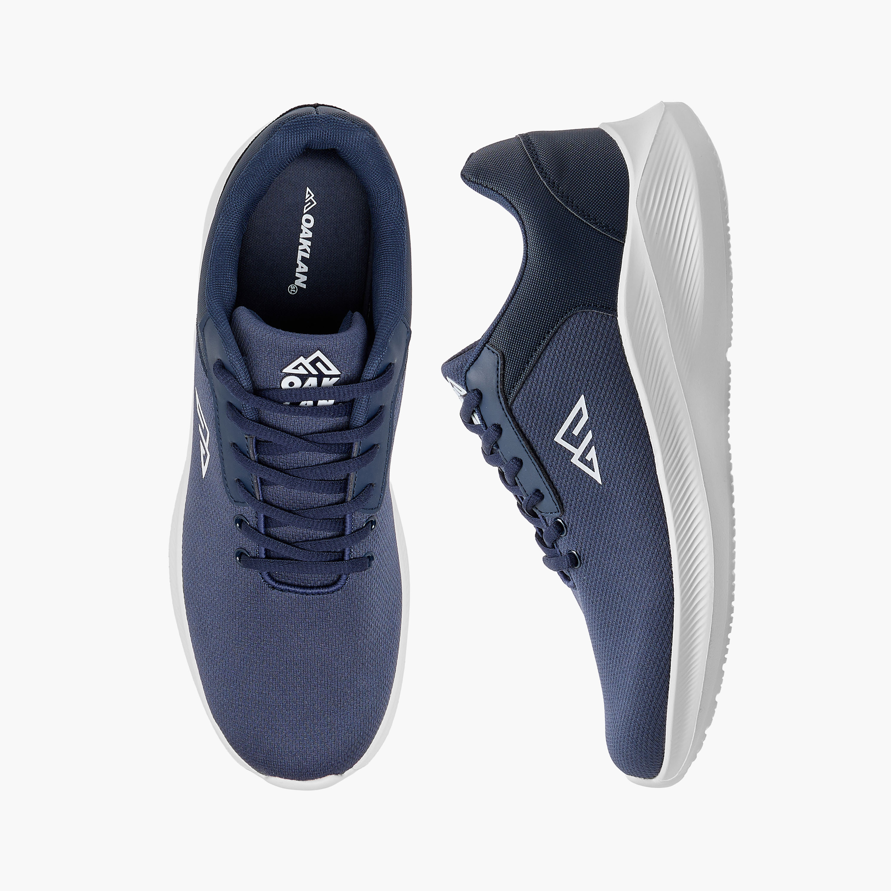 حذاء رياضي بارز الملمس برباط إغلاق من أوكلان من شو إكسبريس-sports-men-shoes-image-1