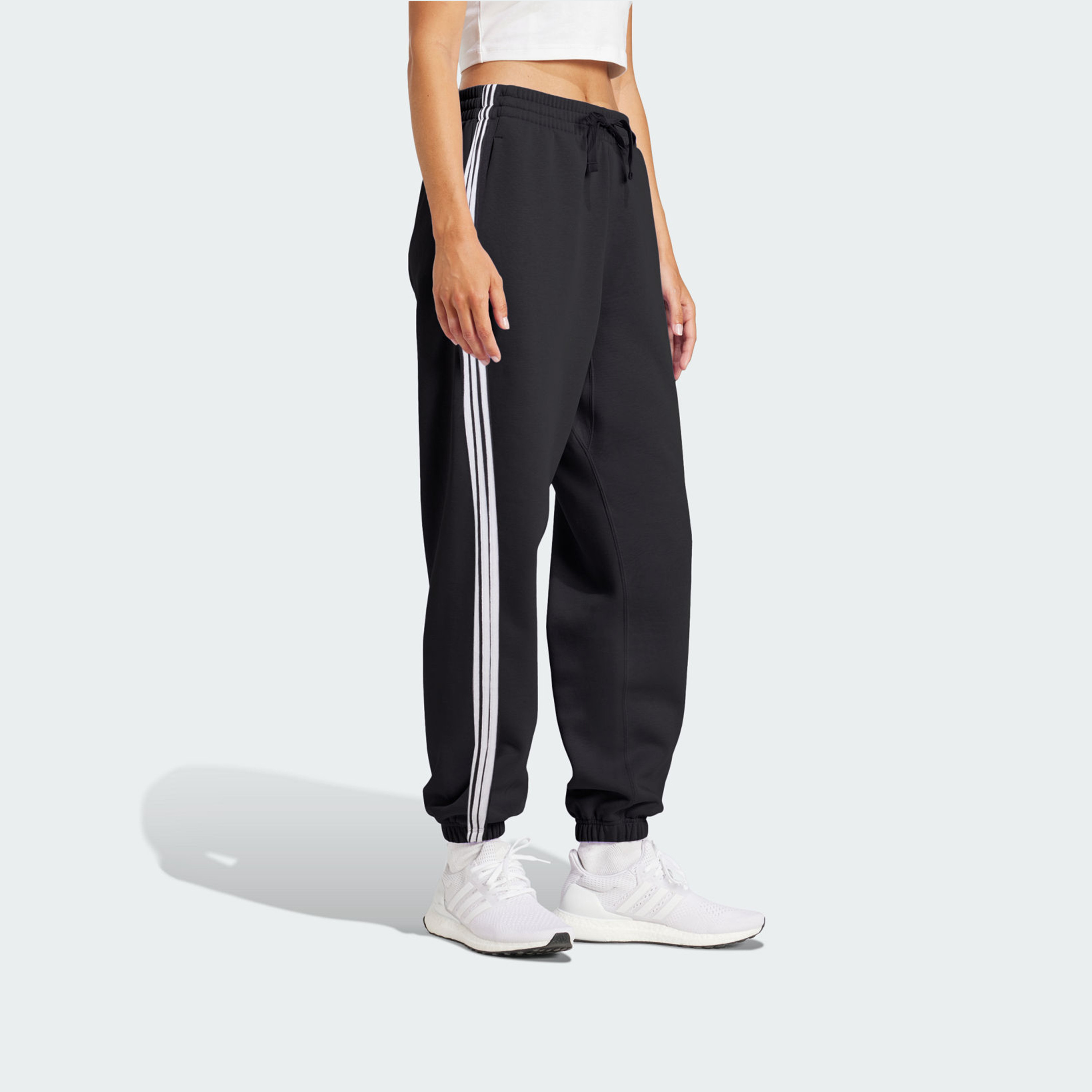 أديداس - بنطال رياضي نسائي إسينشالز بثلاثة خطوط من قماش تيري الفرنسي | OE-women-clothing-bottoms-joggers-image-2
