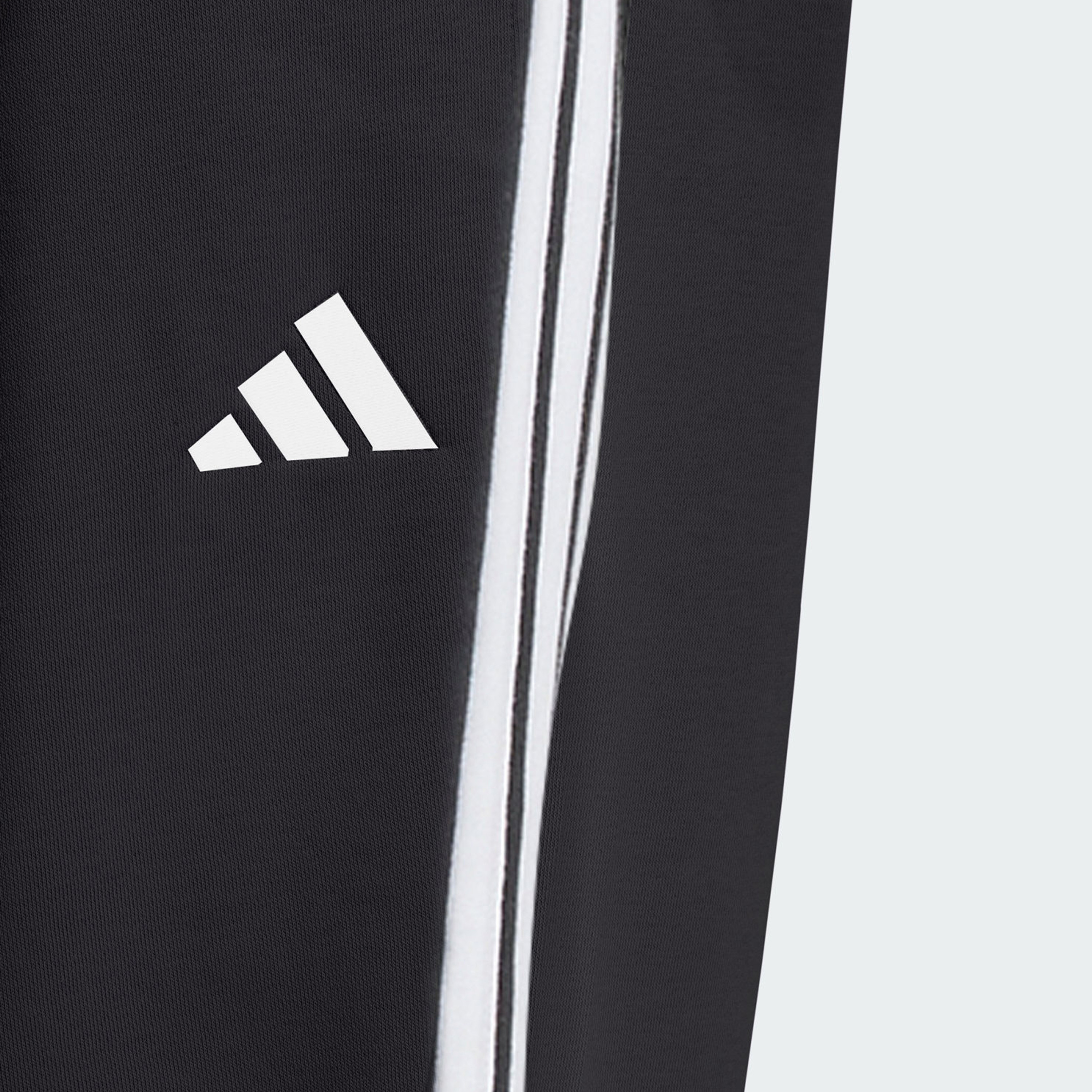 أديداس - بنطال رياضي نسائي إسينشالز بثلاثة خطوط من قماش تيري الفرنسي | OE-women-clothing-bottoms-joggers-image-4