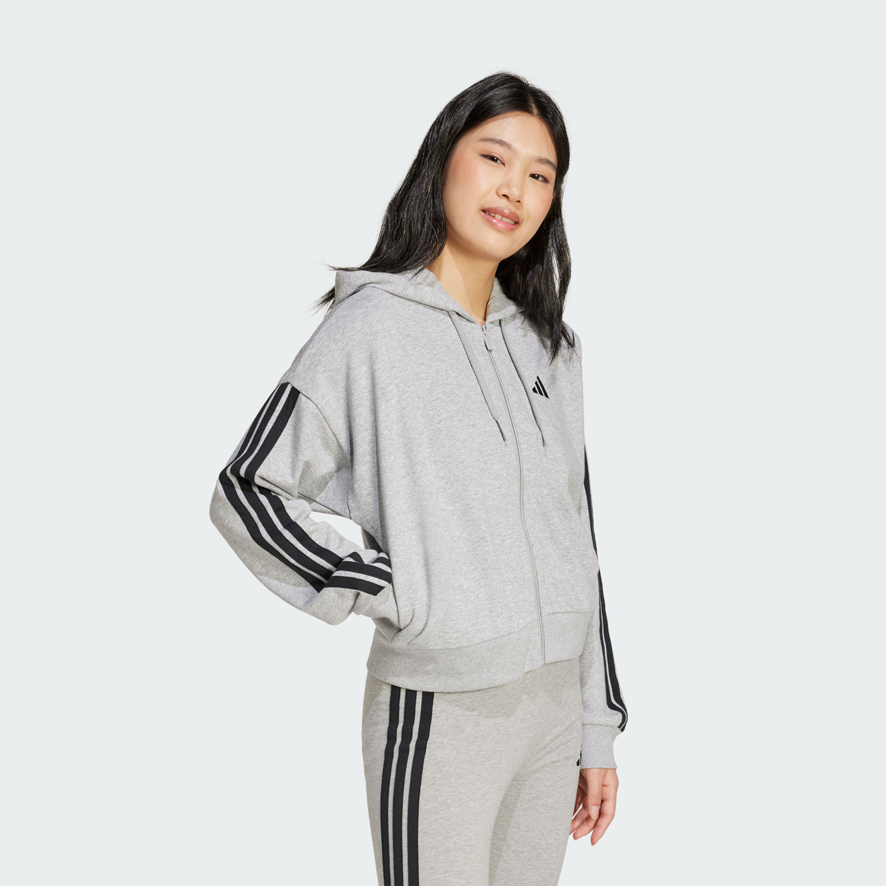 أديداس - هودي نسائي إسينشالز بثلاثة خطوط تيري فرنسي بسحاب كامل | OE-sports-women-clothing-hoodiesandsweatshirts-image-3