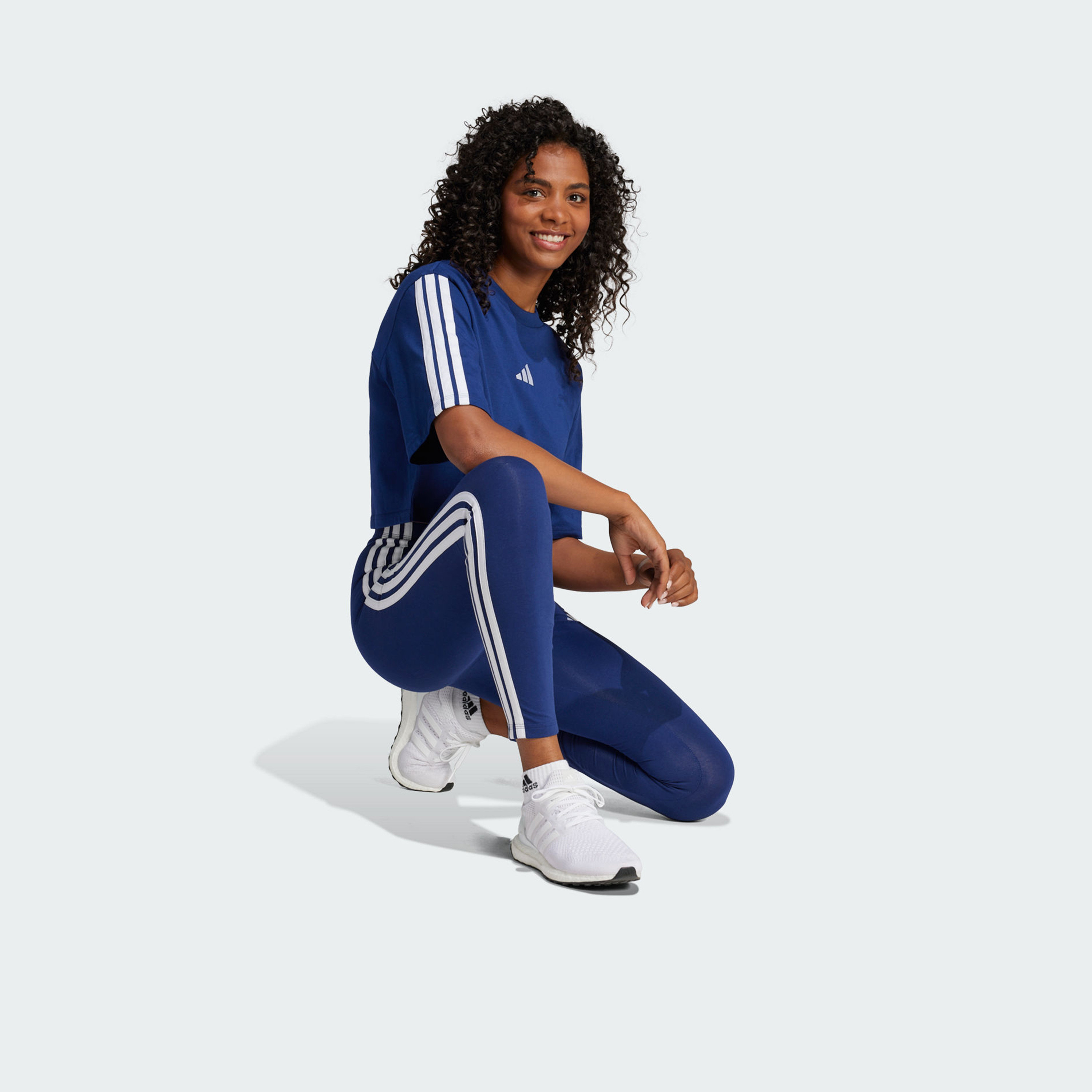 أديداس - ليجنز قطني نسائي إسينشالز بثلاثة خطوط JE0067 | OE-women-clothing-sportswearandactivewear-bottoms-leggings-image-2