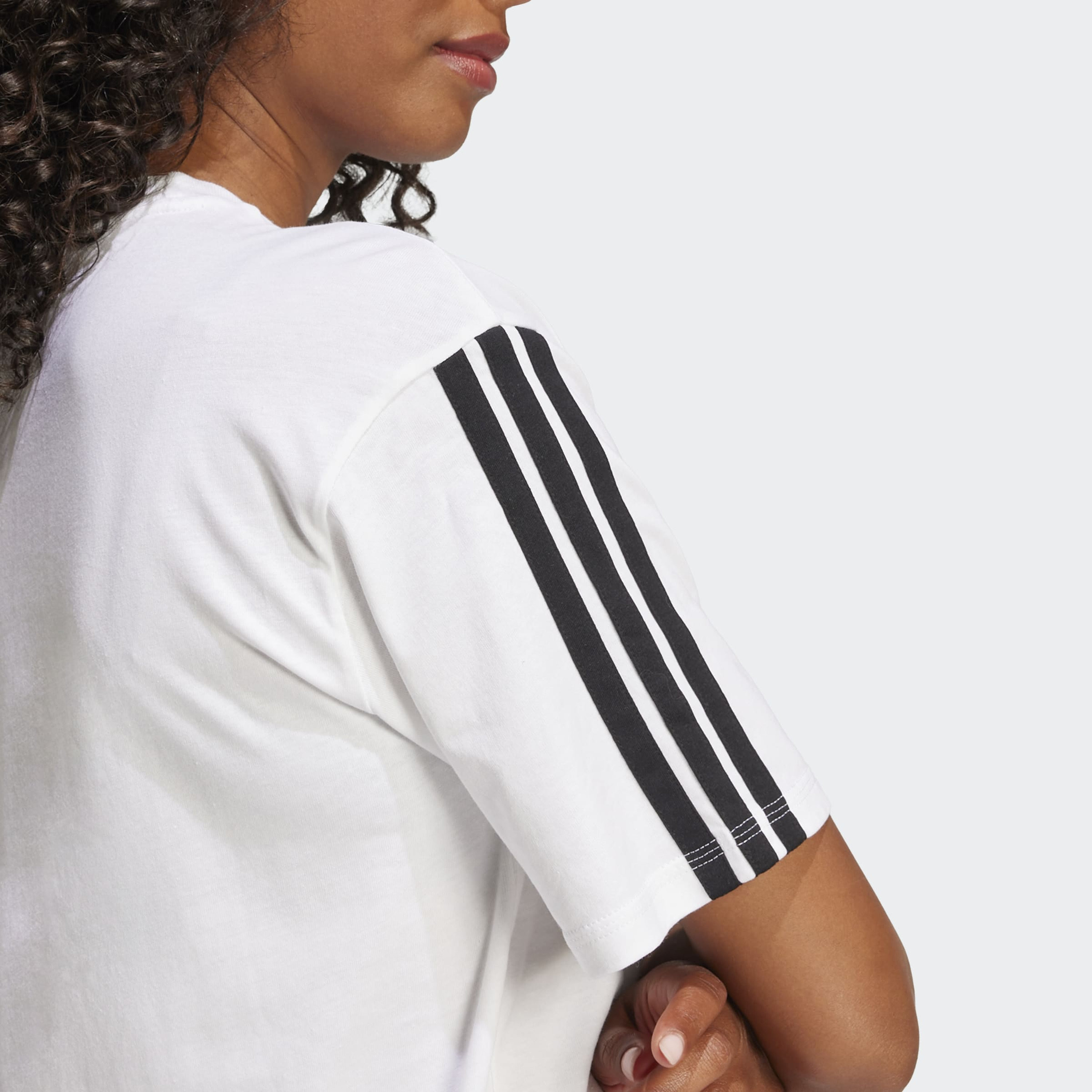 أديداس - تيشيرت إسينشالز 3-خطوط بوي فريند للنساء JC5960 | OE-sports-women-clothing-tshirtsandvests-image-17