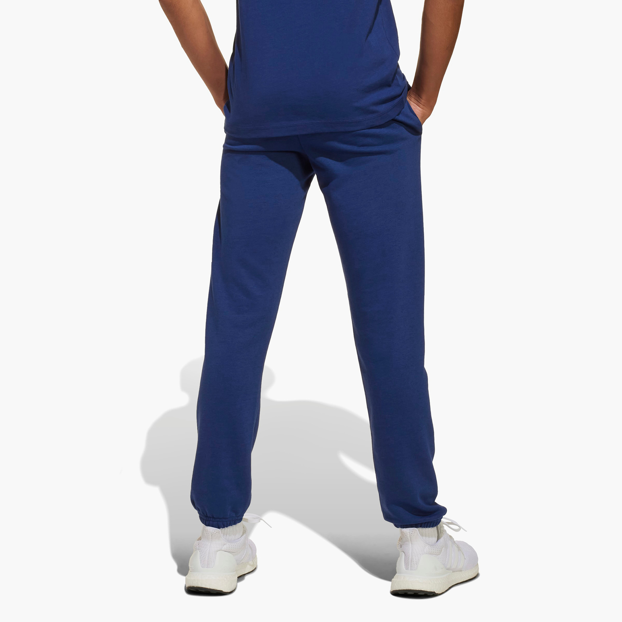 بنطلون رياضي بخصر مطاطي ورباط وطبعات شعار من أديداس-boys-clothing-bottoms-joggersandtrackpants-image-3