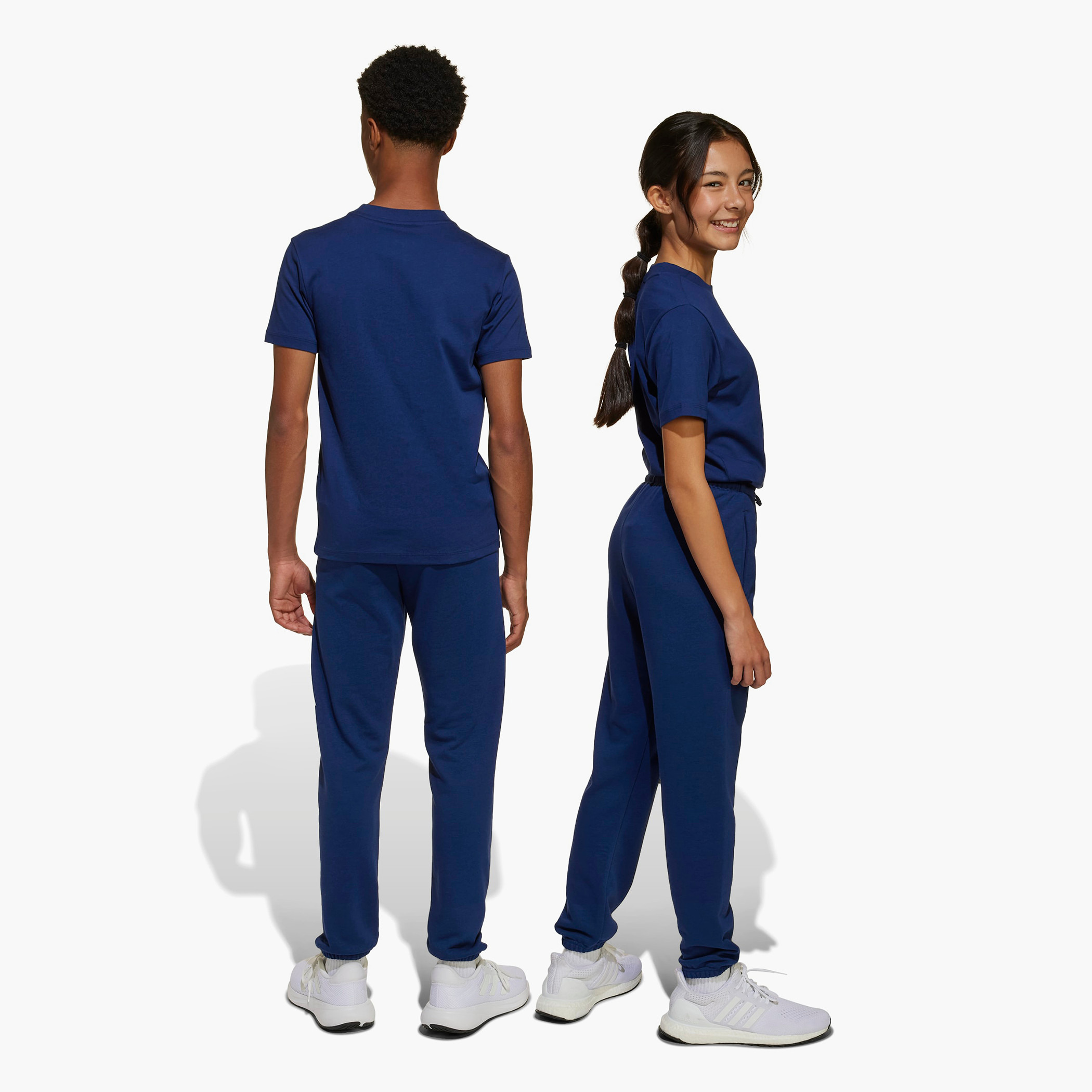 بنطلون رياضي بخصر مطاطي ورباط وطبعات شعار من أديداس-boys-clothing-bottoms-joggersandtrackpants-image-7