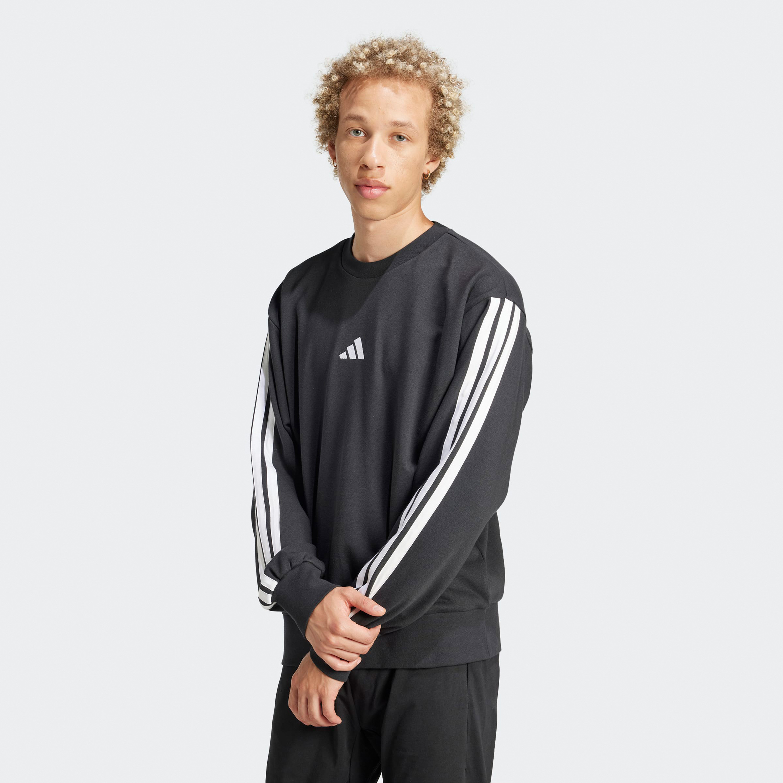اديداس - سويت شيرت رجالي أساسي شعار ثلاثة خطوط قماش تيري فرنسي-men-clothing-sportswearandactivewear-hoodiesandsweatshirts-image-2