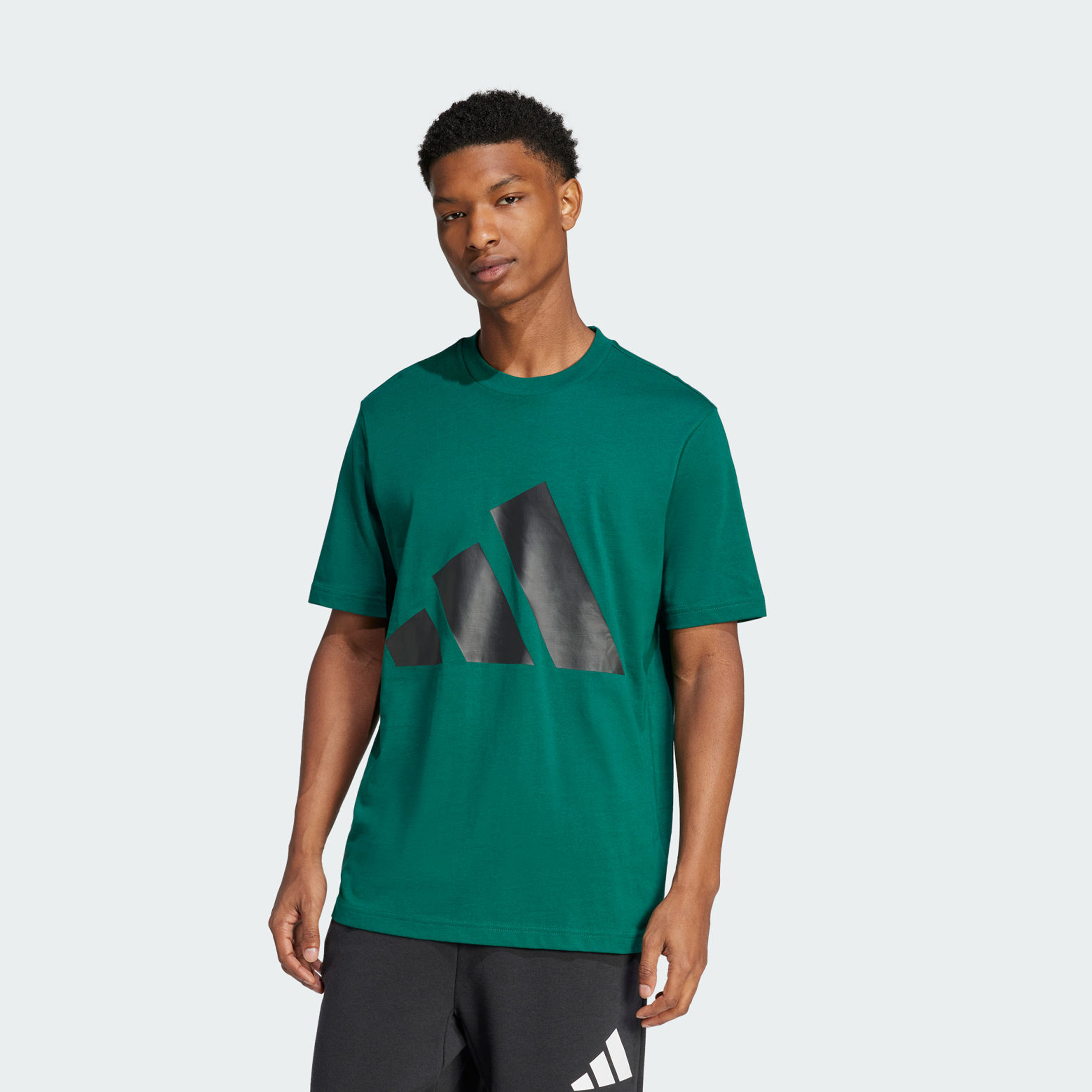 أديداس - تيشيرت إسينشالز بشعار كبير للرجال | OE-men-clothing-sportswearandactivewear-tshirtsandpolos-image-7
