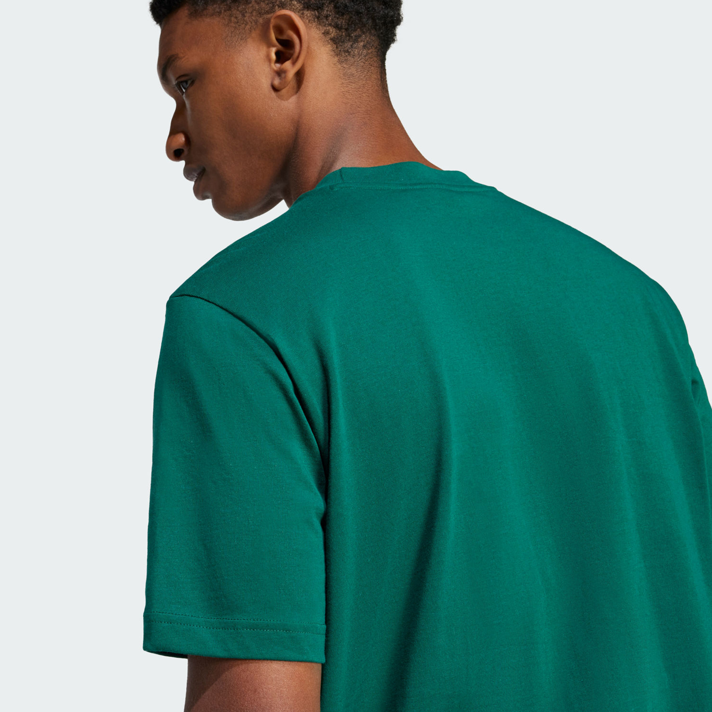أديداس - تيشيرت إسينشالز بشعار كبير للرجال | OE-men-clothing-sportswearandactivewear-tshirtsandpolos-image-10