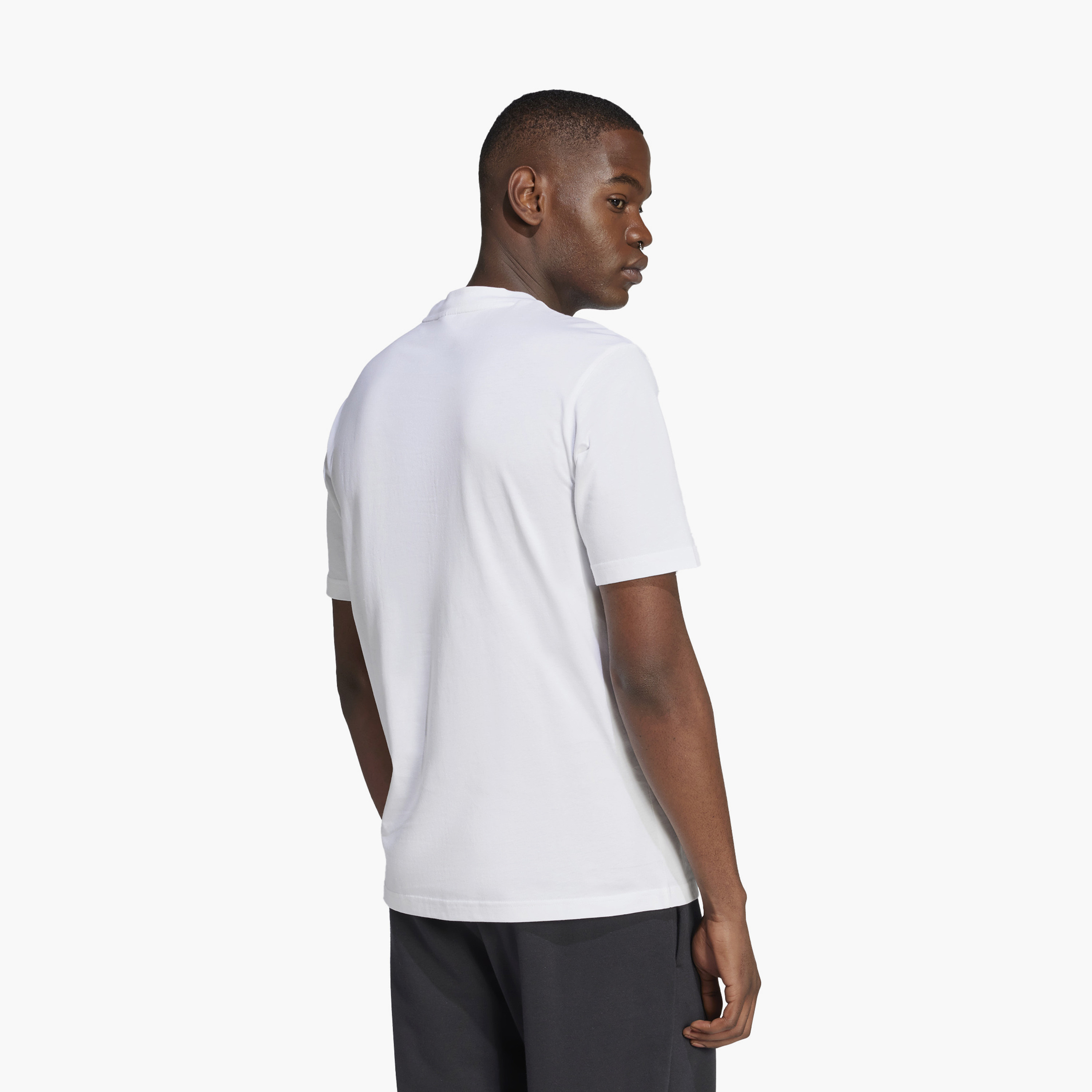 تي شيرت اسنشيالز بشعار كبير جورسيه واحد من اديداس| او اي-men-clothing-sportswearandactivewear-tshirtsandpolos-image-37