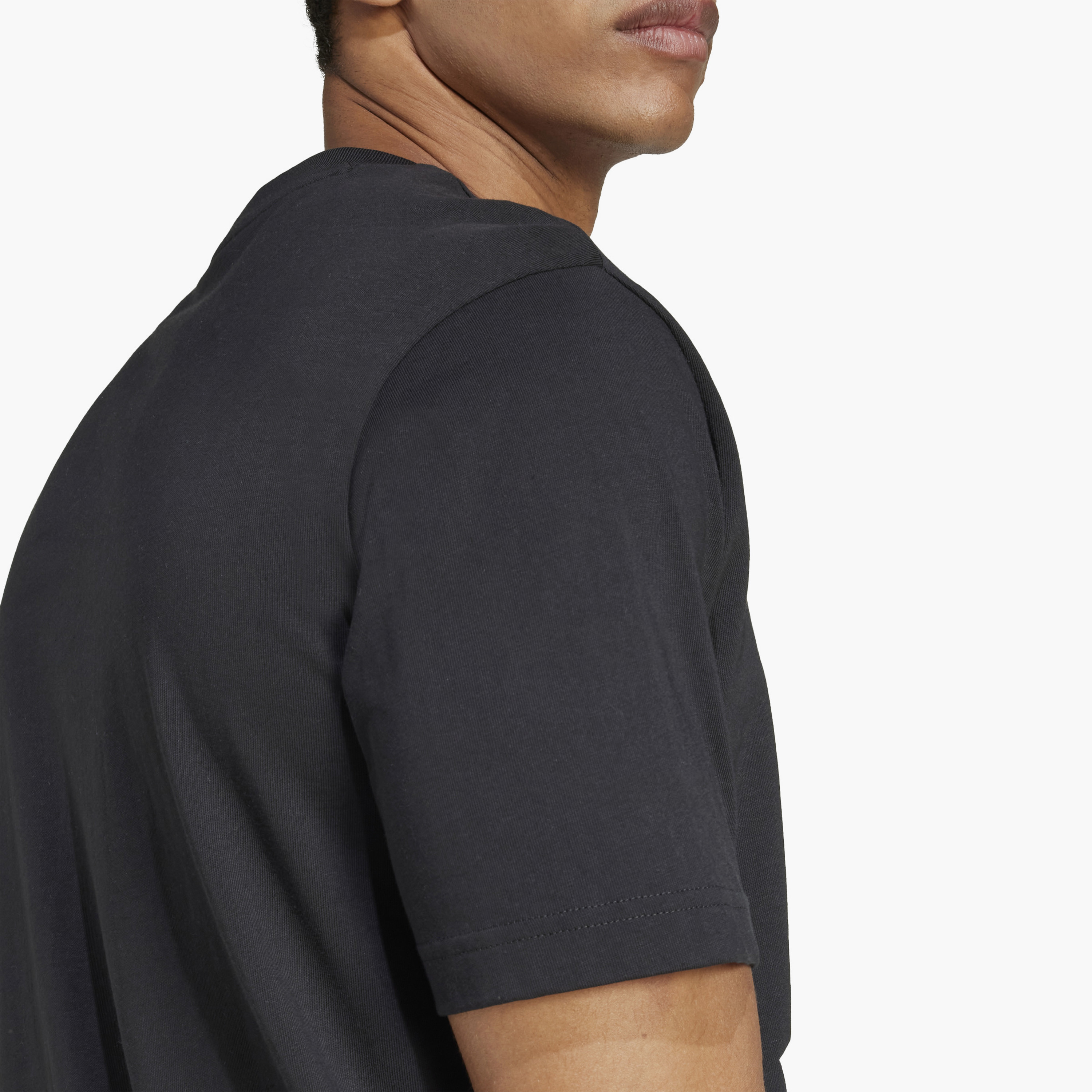تي شيرت اسنشيالز بشعار كبير جورسيه واحد من اديداس| او اي-men-clothing-sportswearandactivewear-tshirtsandpolos-image-45