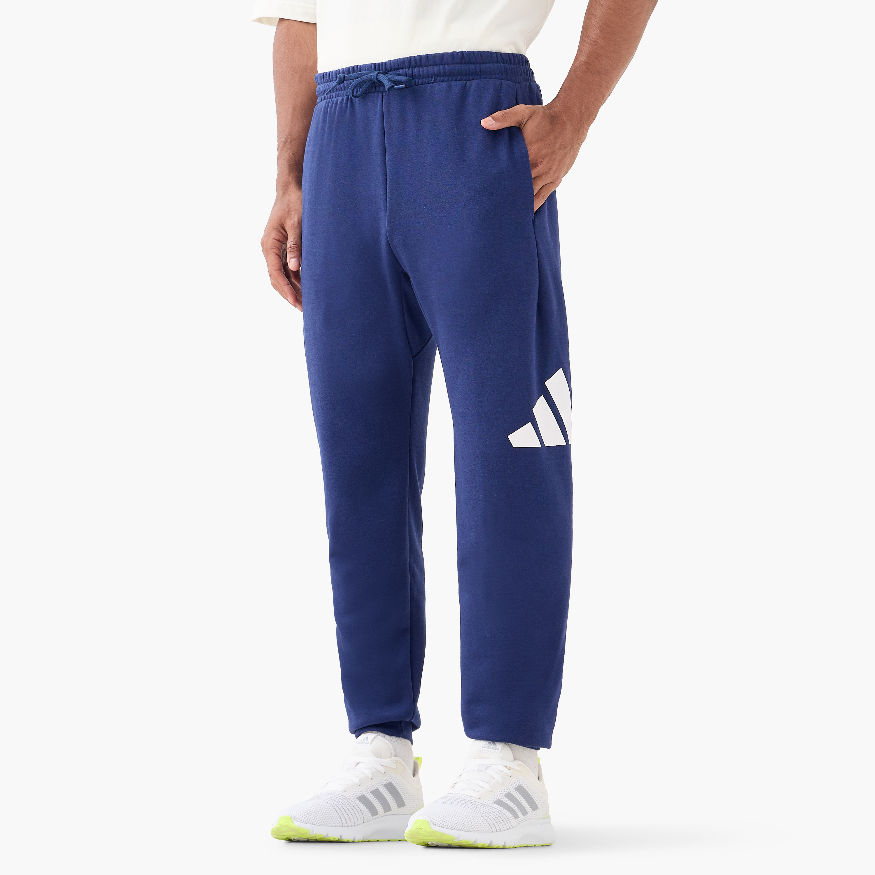 أديداس - فيزون أساسي - شعار كبير - فرينش تيري - للرجال-sports-men-clothing-bottoms-image-1