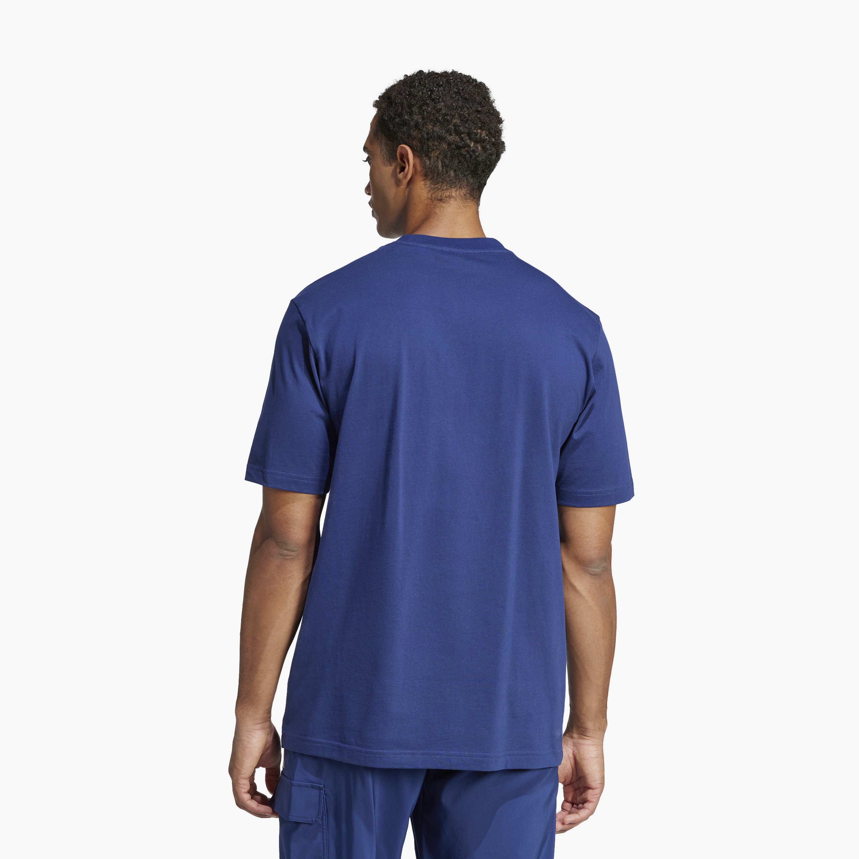 تي شيرت اسنشيالز مطرز بشعار خطي جورسيه واحد من اديداس| او اي-men-clothing-sportswearandactivewear-tshirtsandpolos-image-12