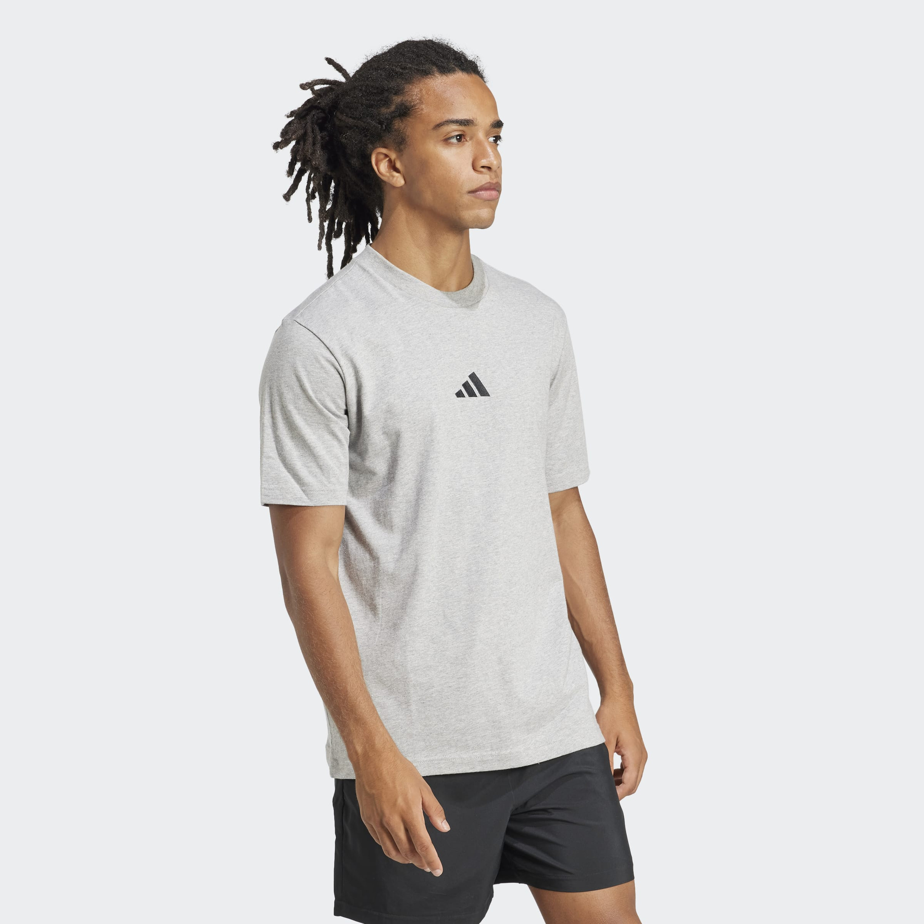 اديداس - تيشيرت رجالي أساسي شعار صغير  قماش جيرسي مفرد  بأكمام قصيرة-men-clothing-sportswearandactivewear-tshirtsandpolos-image-3