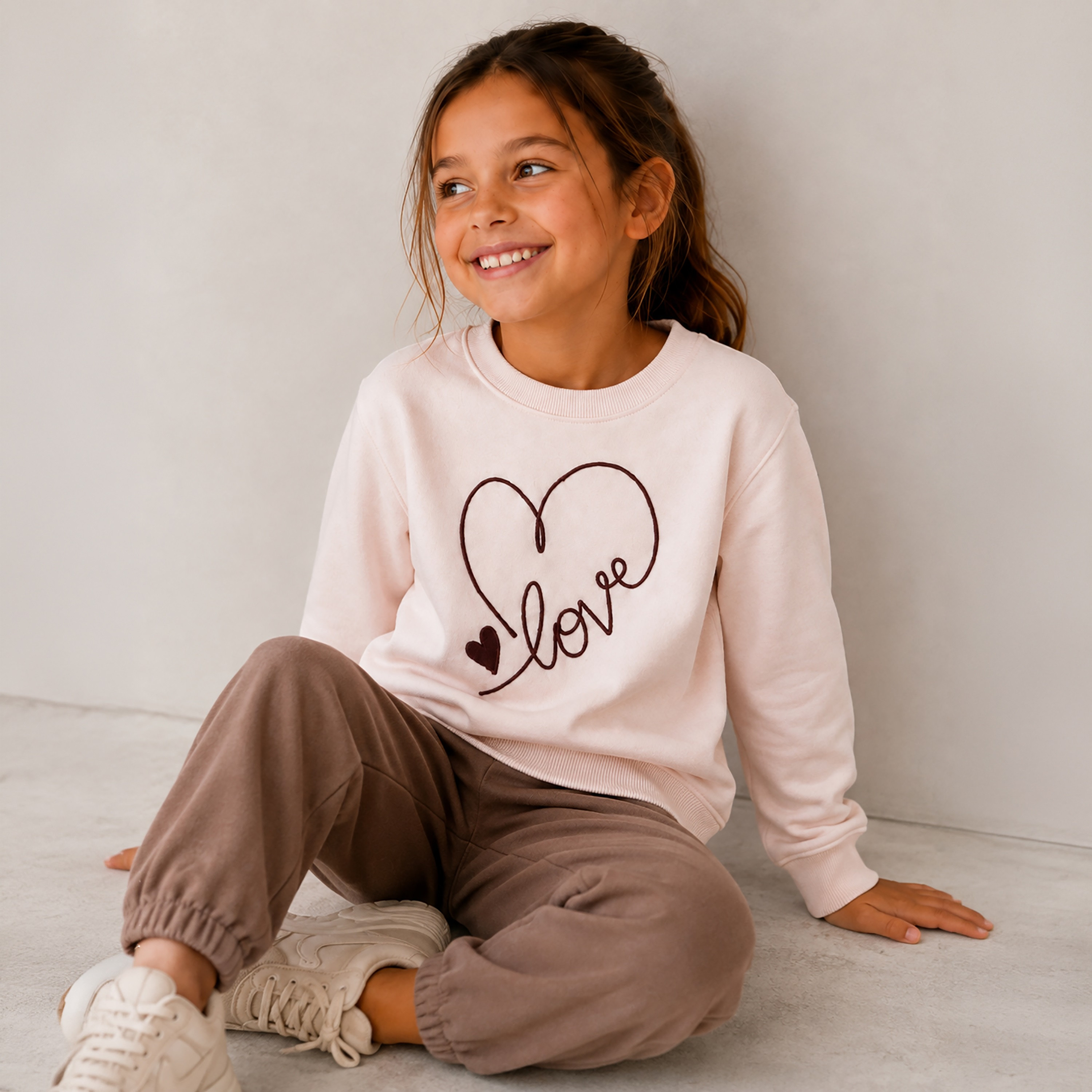 سويت شيرت بياقة مستديرة وأكمام طويلة مع تطريز من فيكتور أند جين-girls-clothing-sweatshirts-image-3