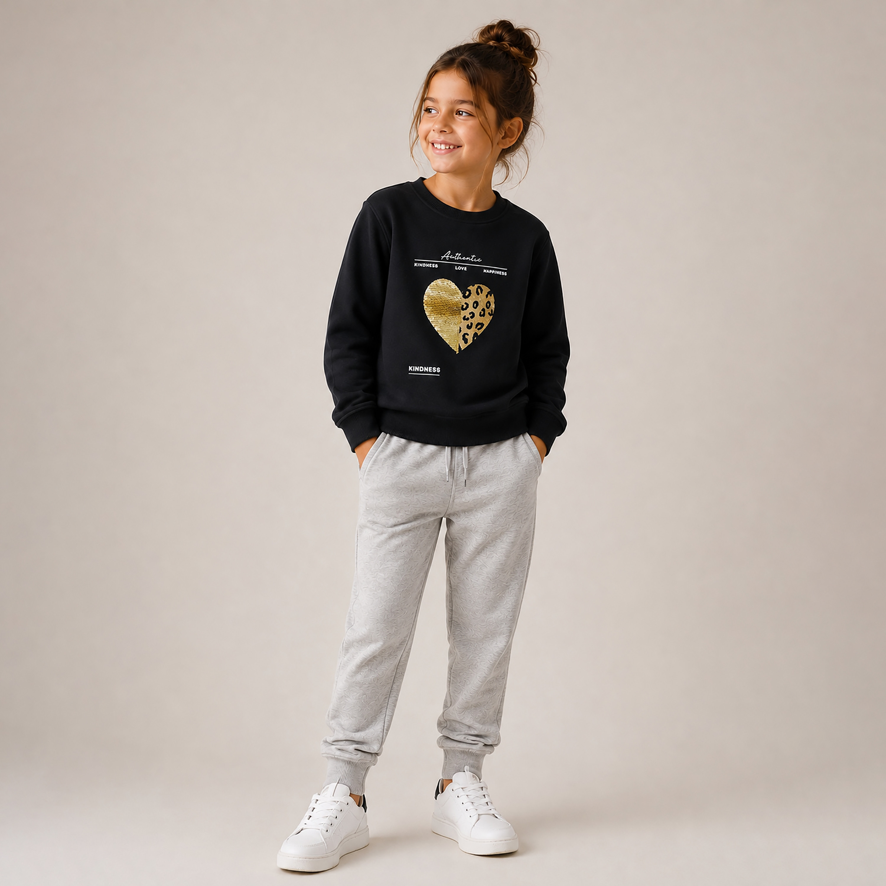 سويت شيرت بياقة مستديرة وأكمام طويلة برسمة من فيكتور أند جين-girls-clothing-sweatshirts-image-2
